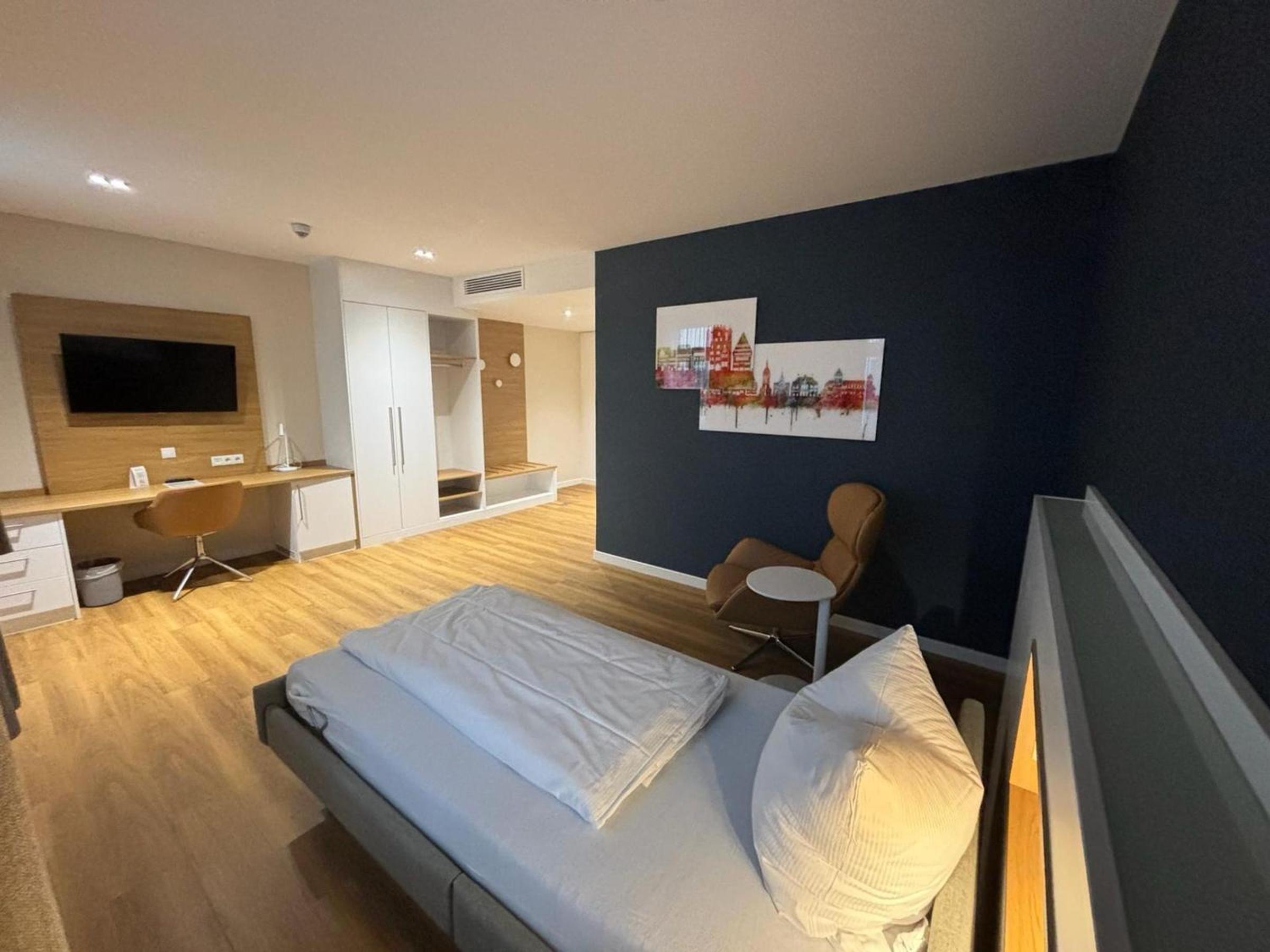 Large Single Room photo 1
