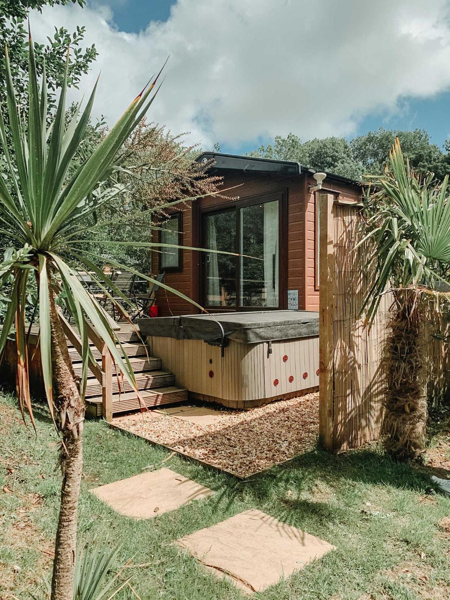 两卧室小屋