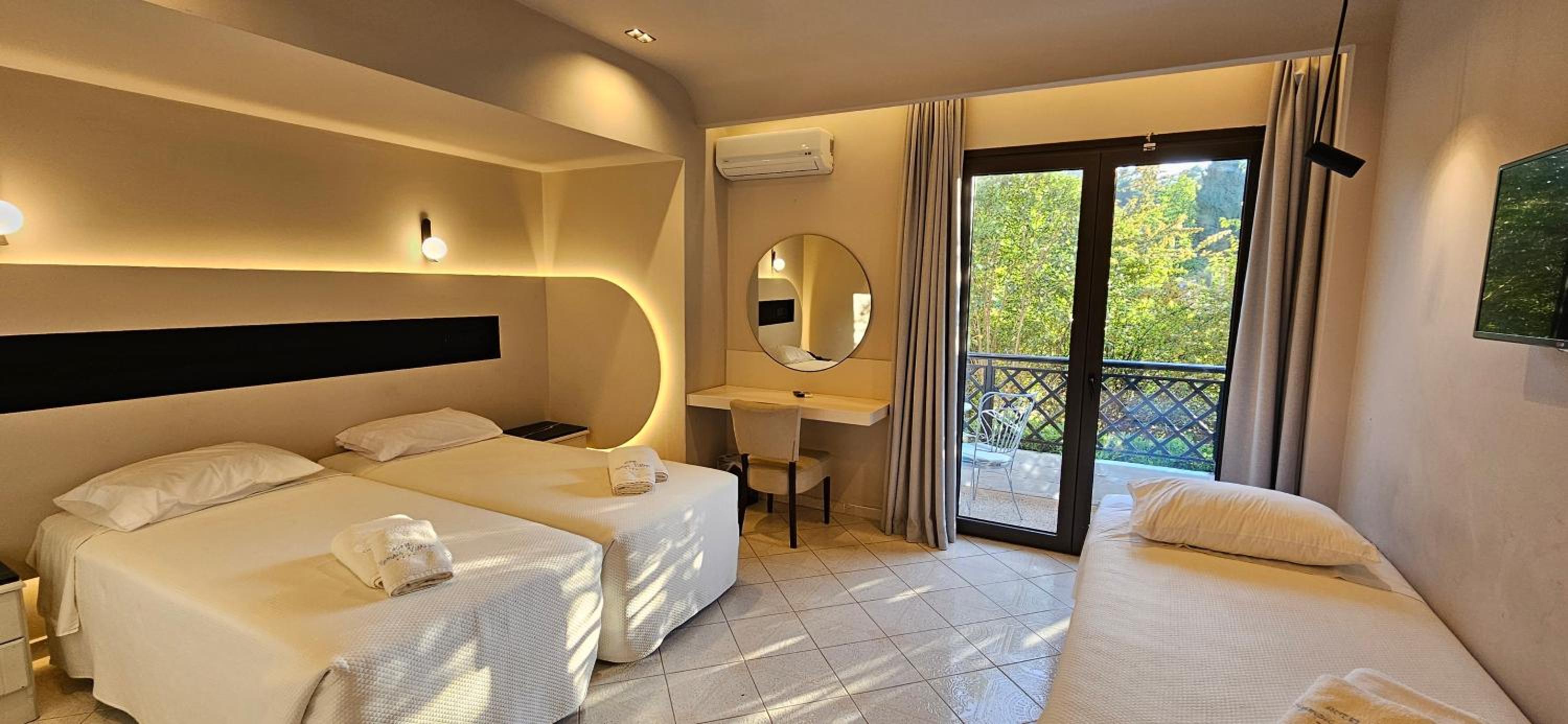 Standard Triple Room - Photo 16