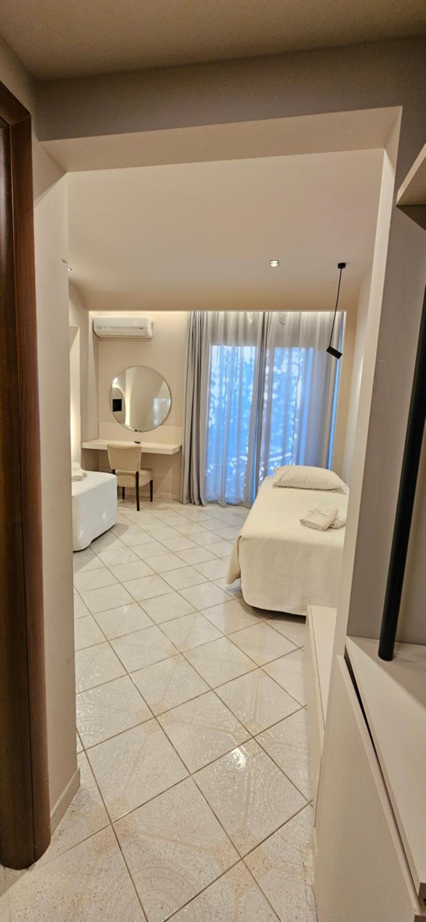 Standard Triple Room - Photo 18