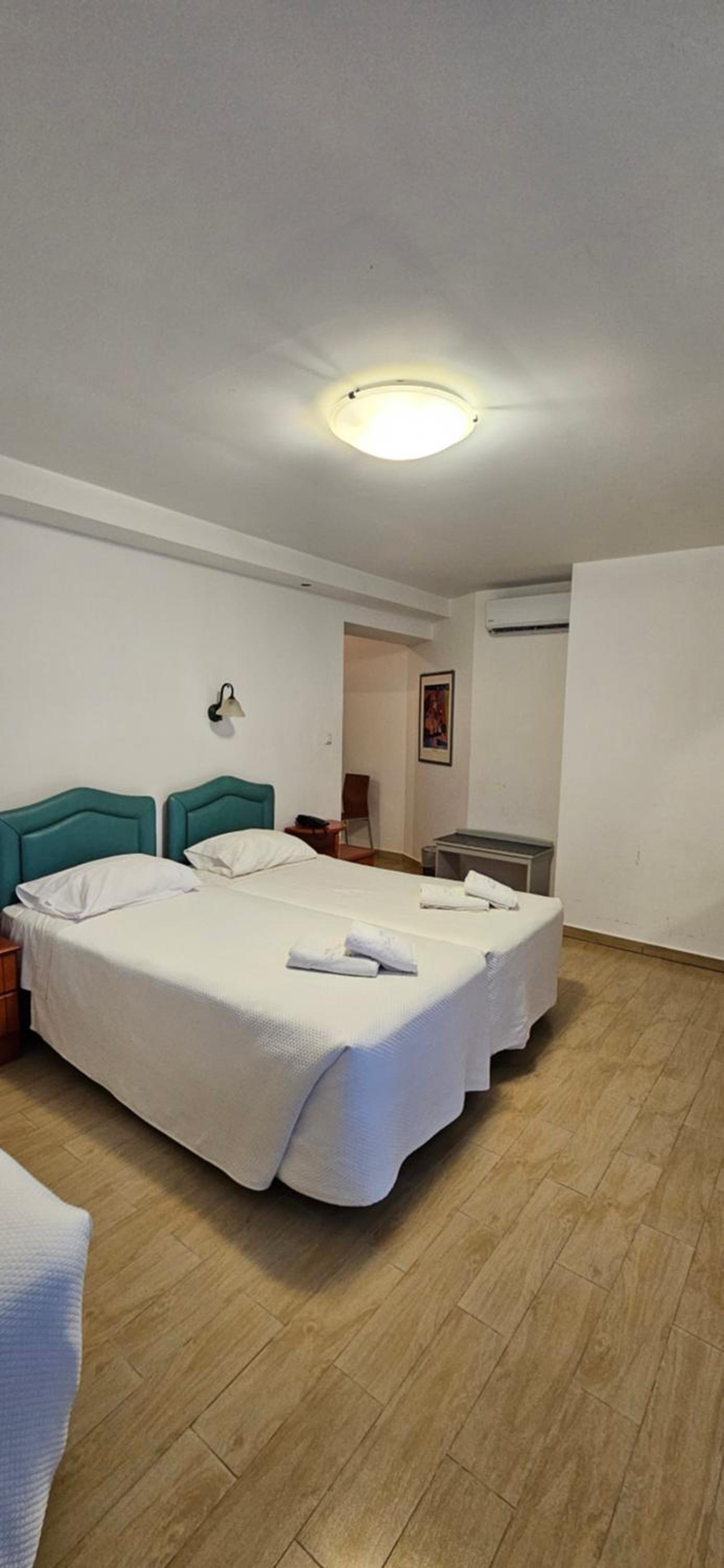 Standard Triple Room - Photo 6