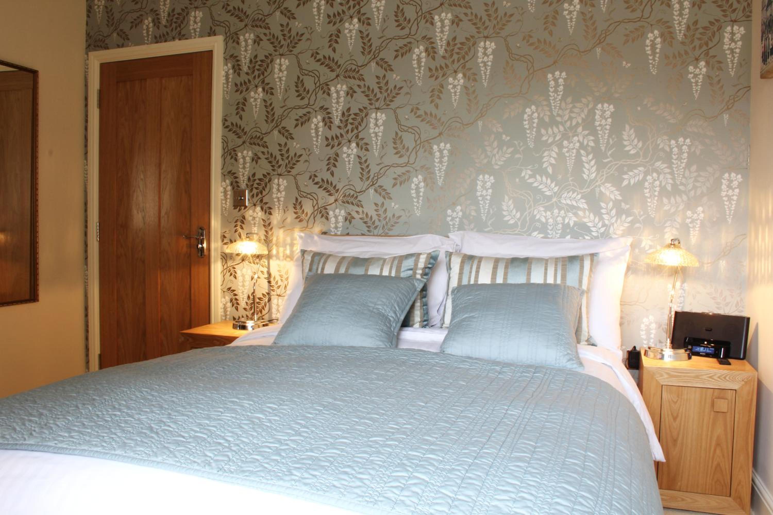 Deluxe Double Room with Shower photo 2