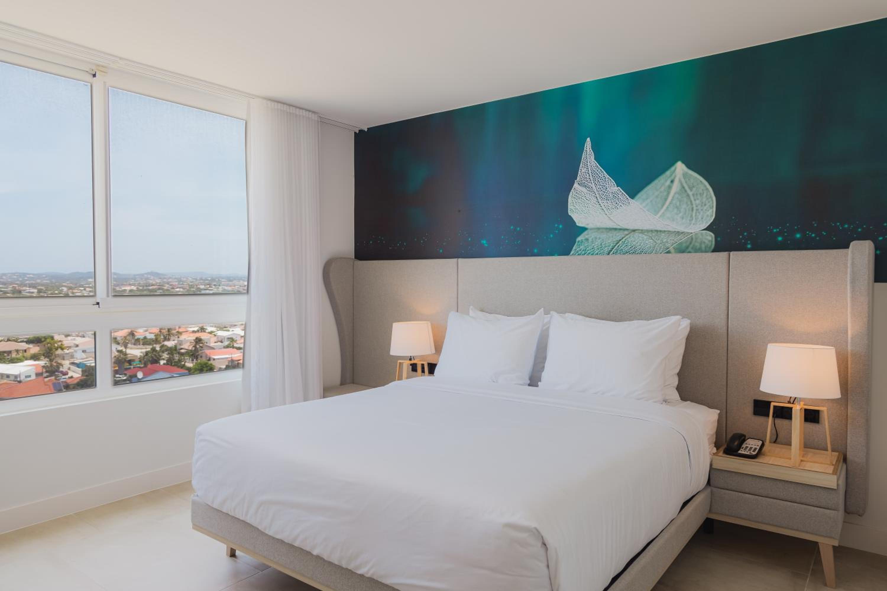 Two-Bedroom Premium Suite with Island View  - Photo 3