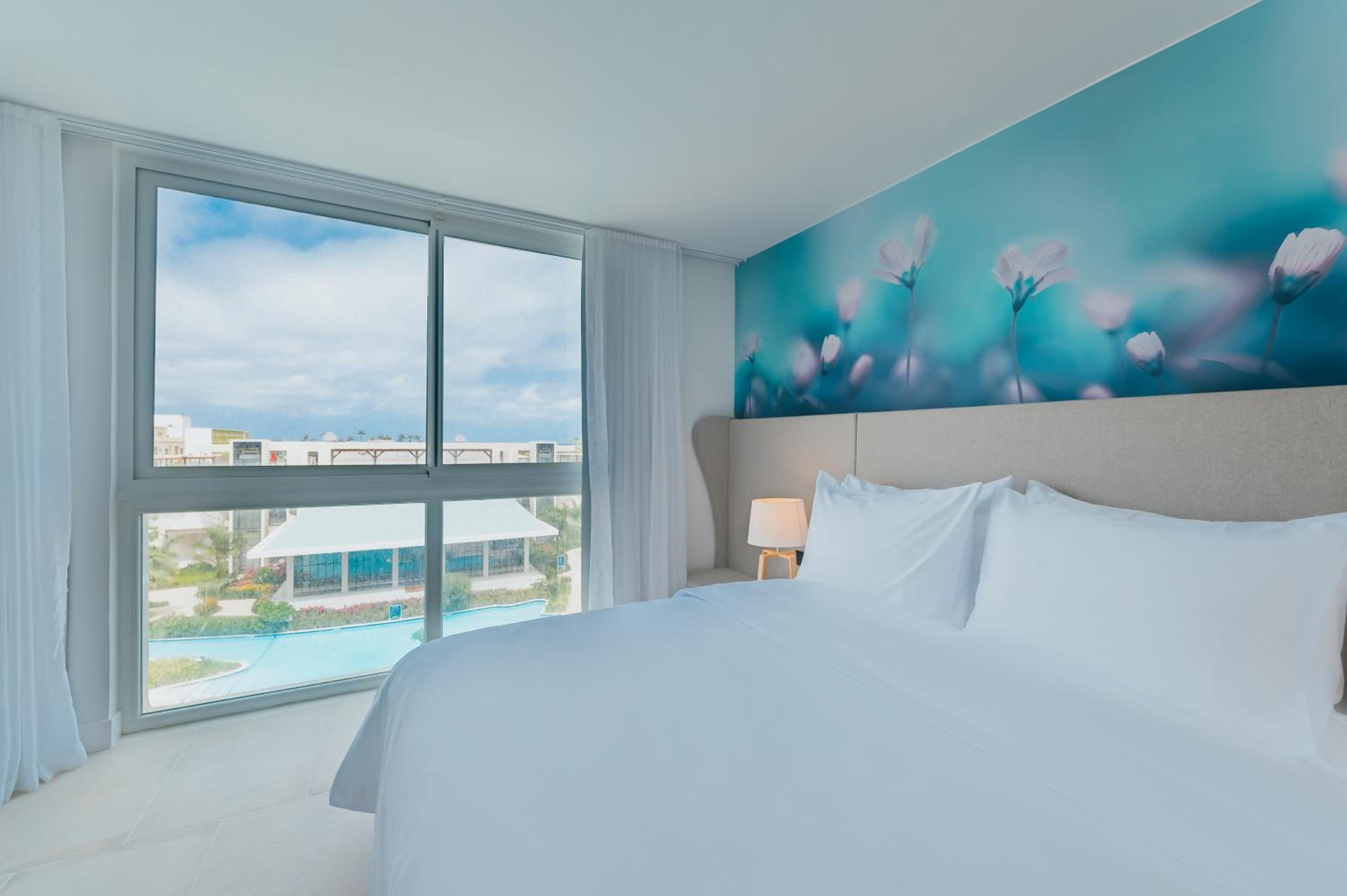 Premium Two-Bedroom Suite with Pool View - Non-Smoking - Photo 1