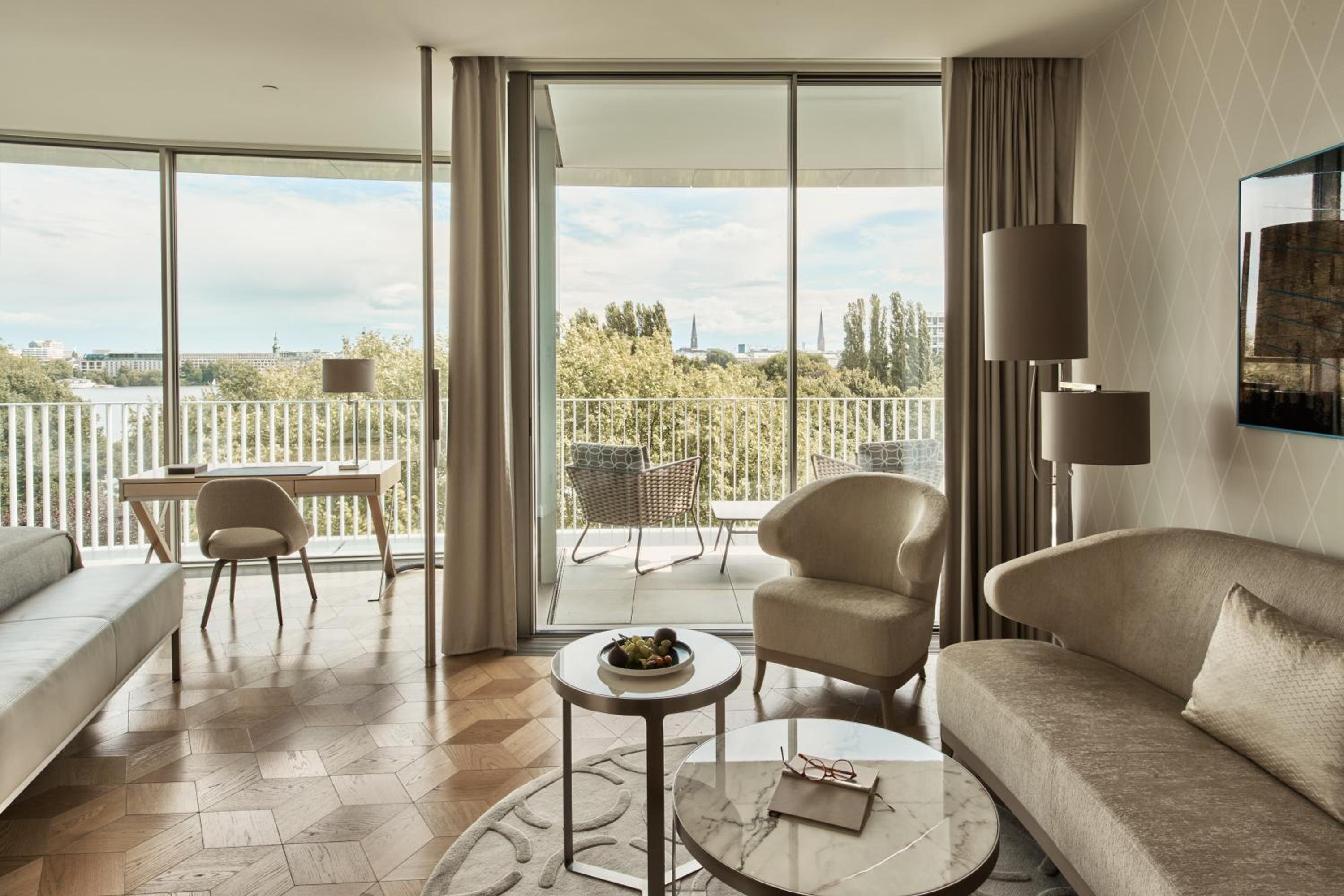 Deluxe Double Room with Partial Lake View