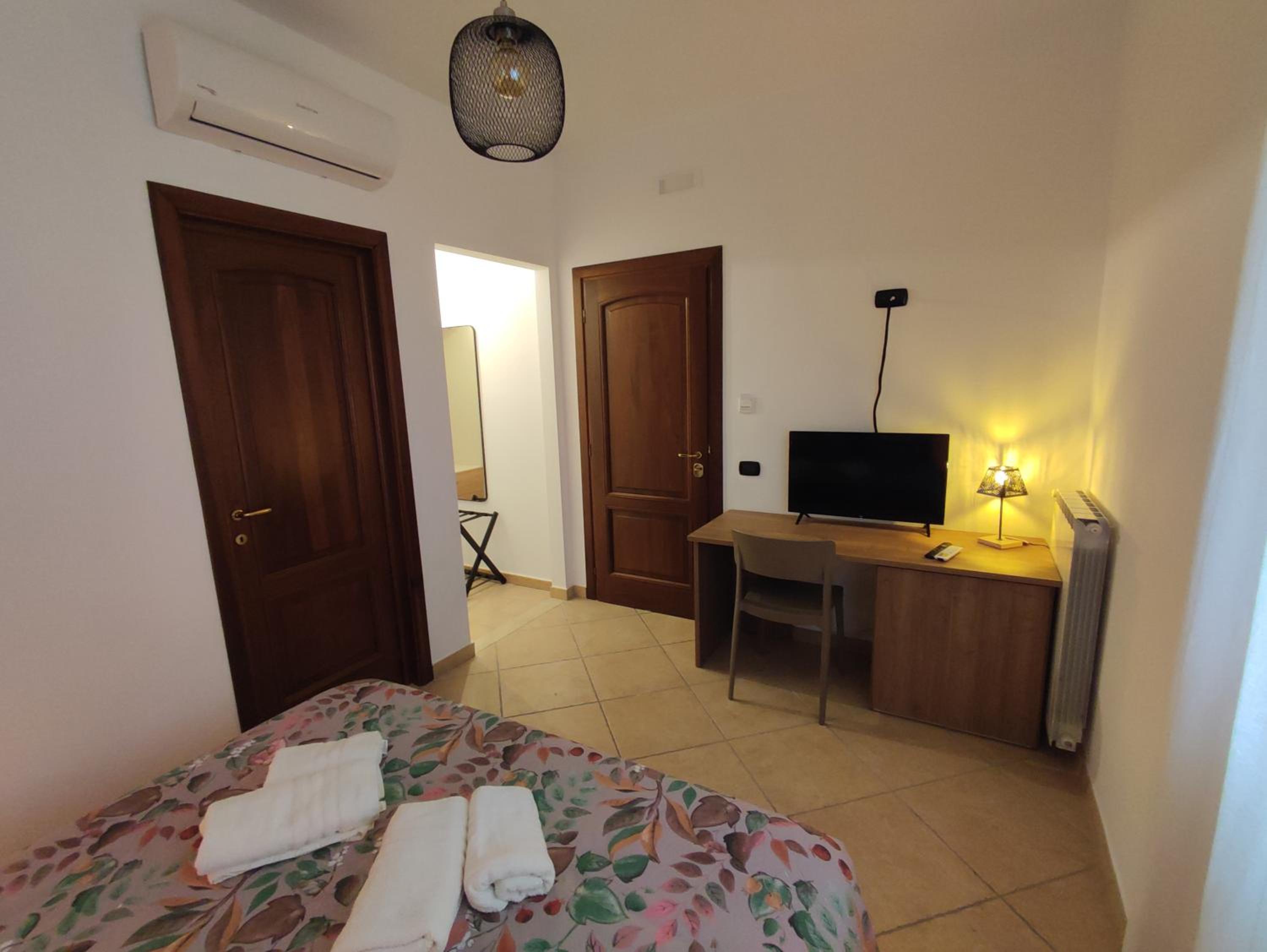 Double Room with Private Bathroom photo 2
