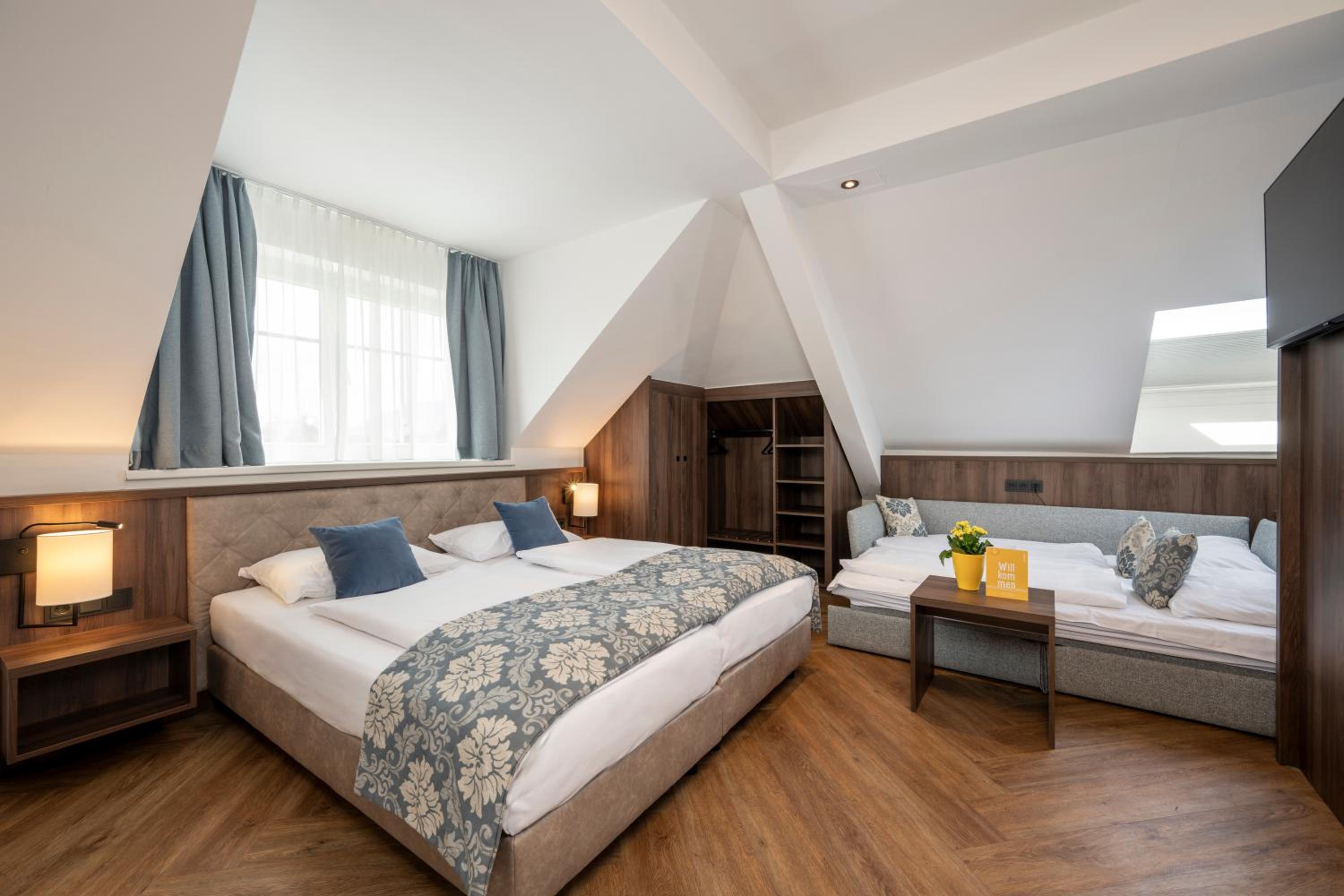 Premium Double Room - Photo 7
