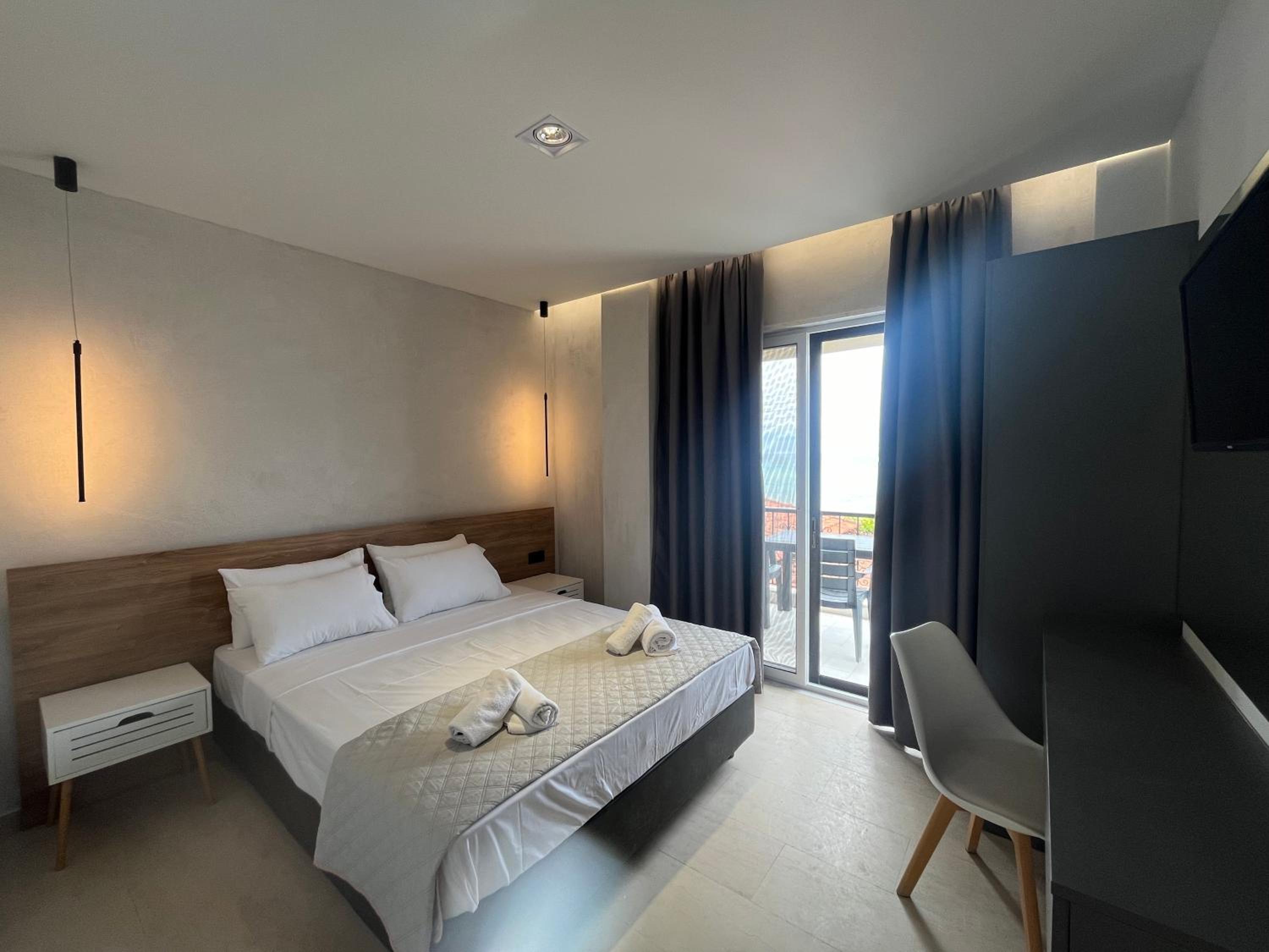 Deluxe One-Bedroom Apartment with Ocean View photo 1