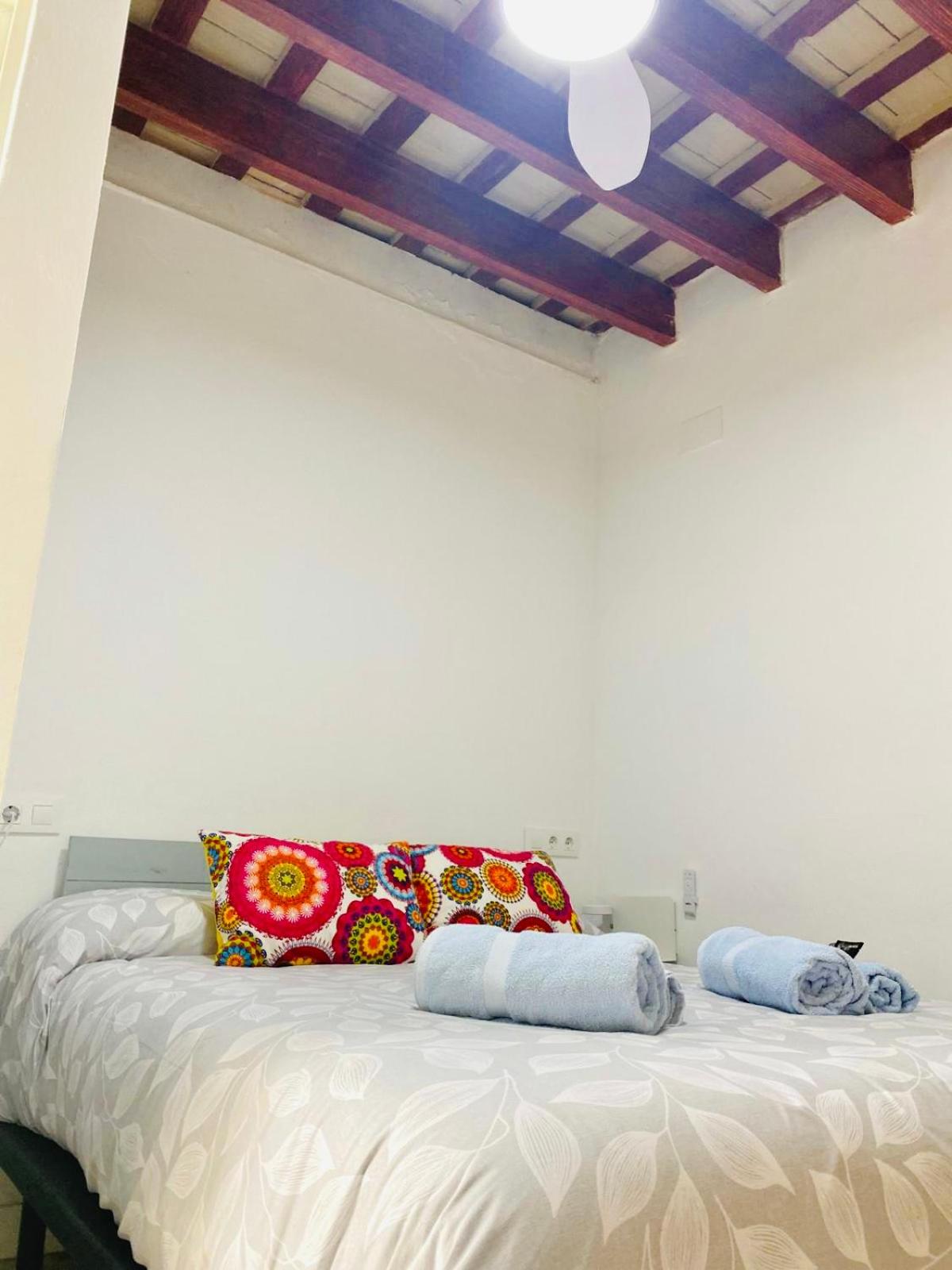 One-Bedroom Apartment photo 2