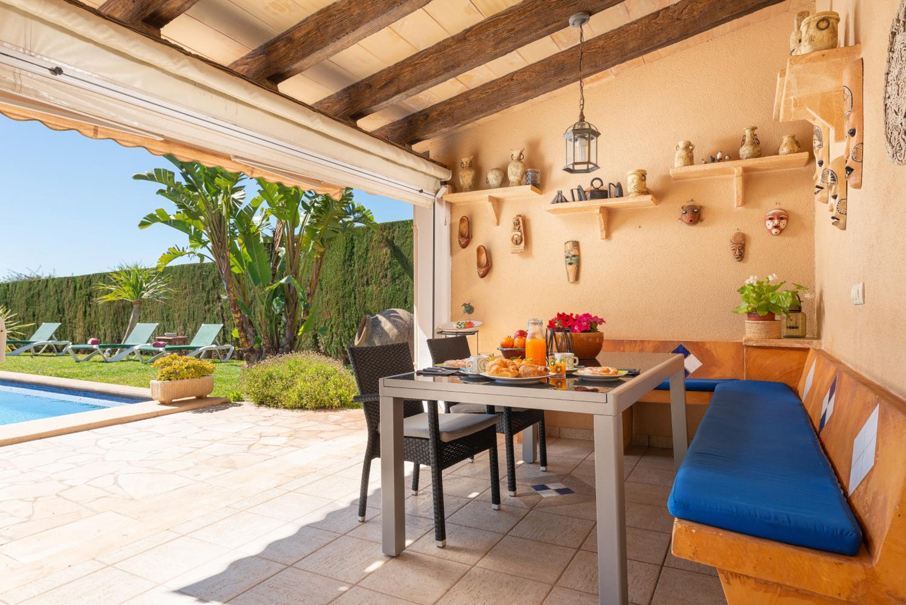 Villa photo 2