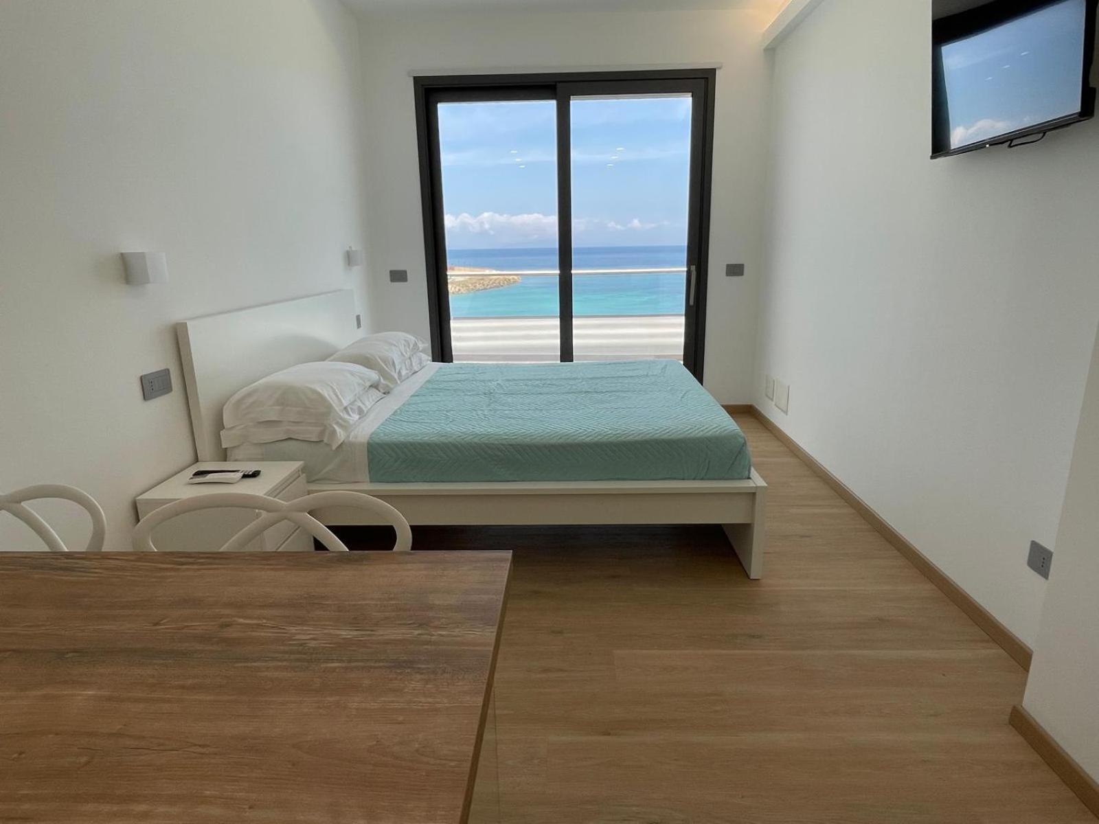 Studio with Sea View