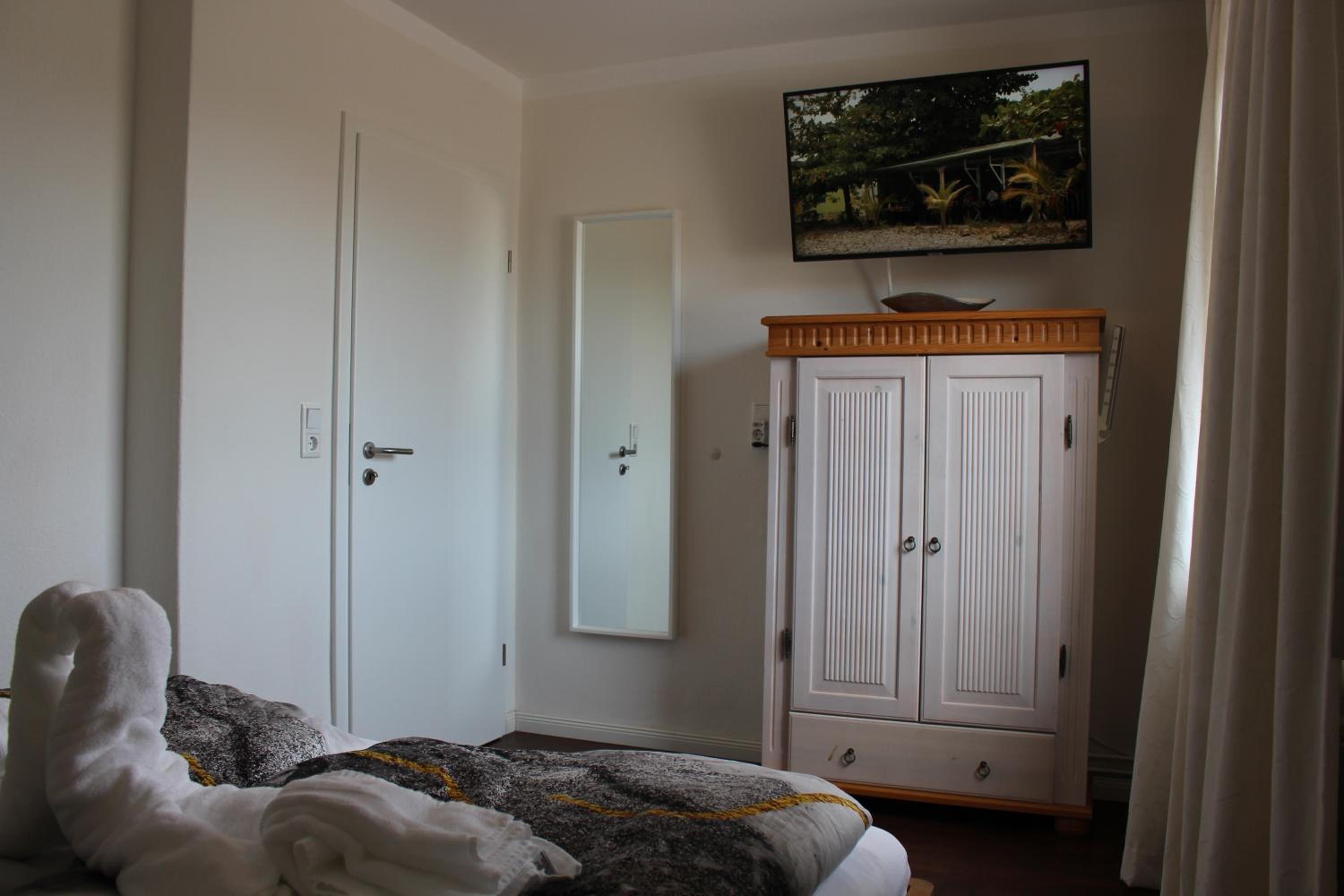 One-Bedroom Apartment photo 3