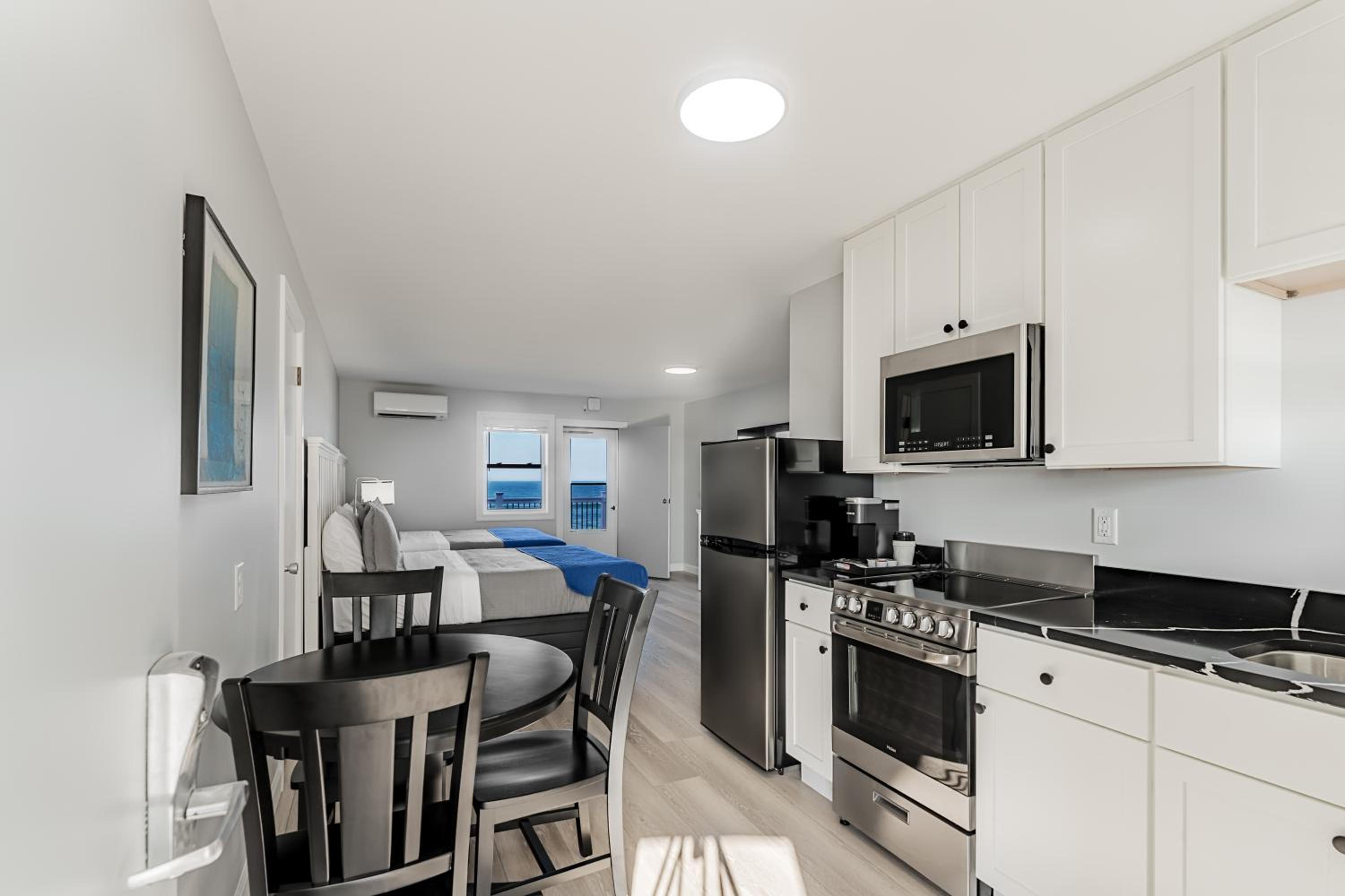 Deluxe Suite with Sea View