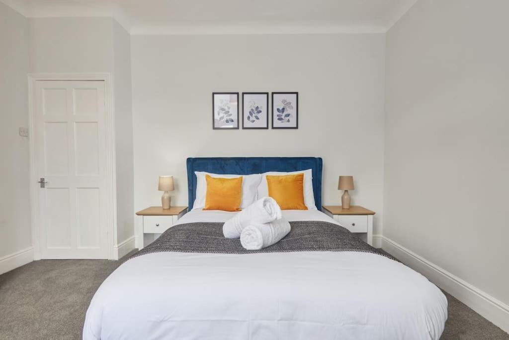 Two-Bedroom House photo 3