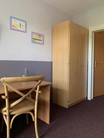Budget Double Room - Photo 6