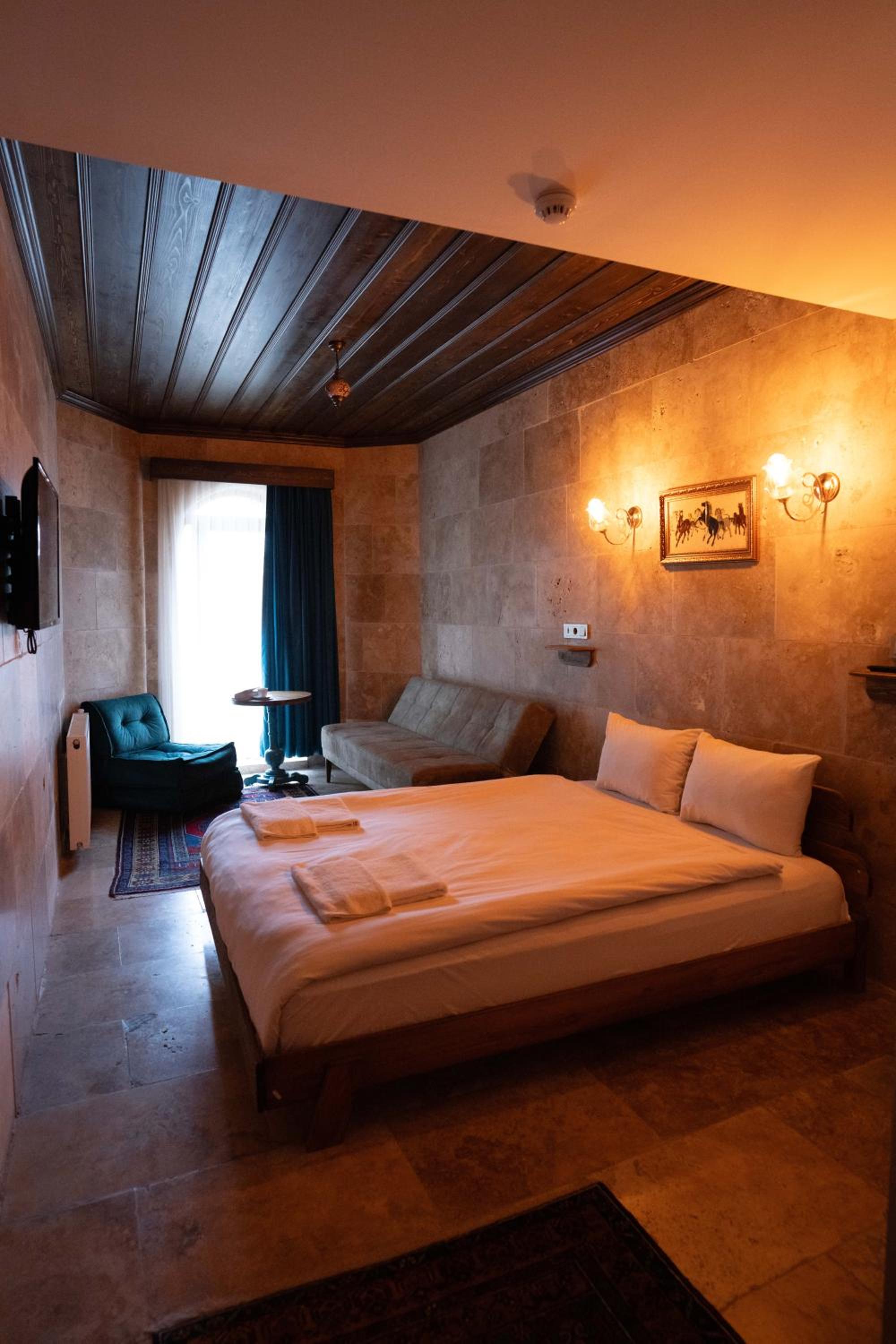 Suite with Garden View - Photo 6