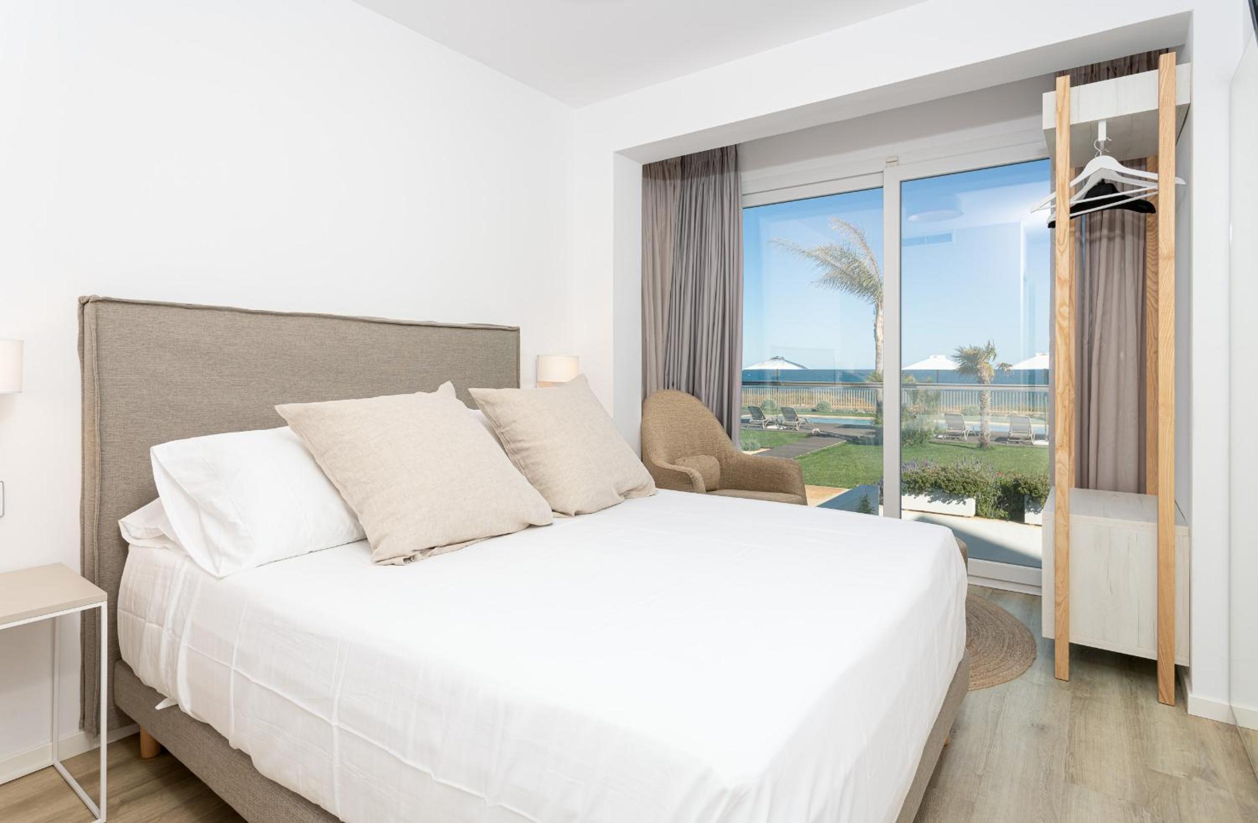 Habitación Doble con Vista a la Piscina