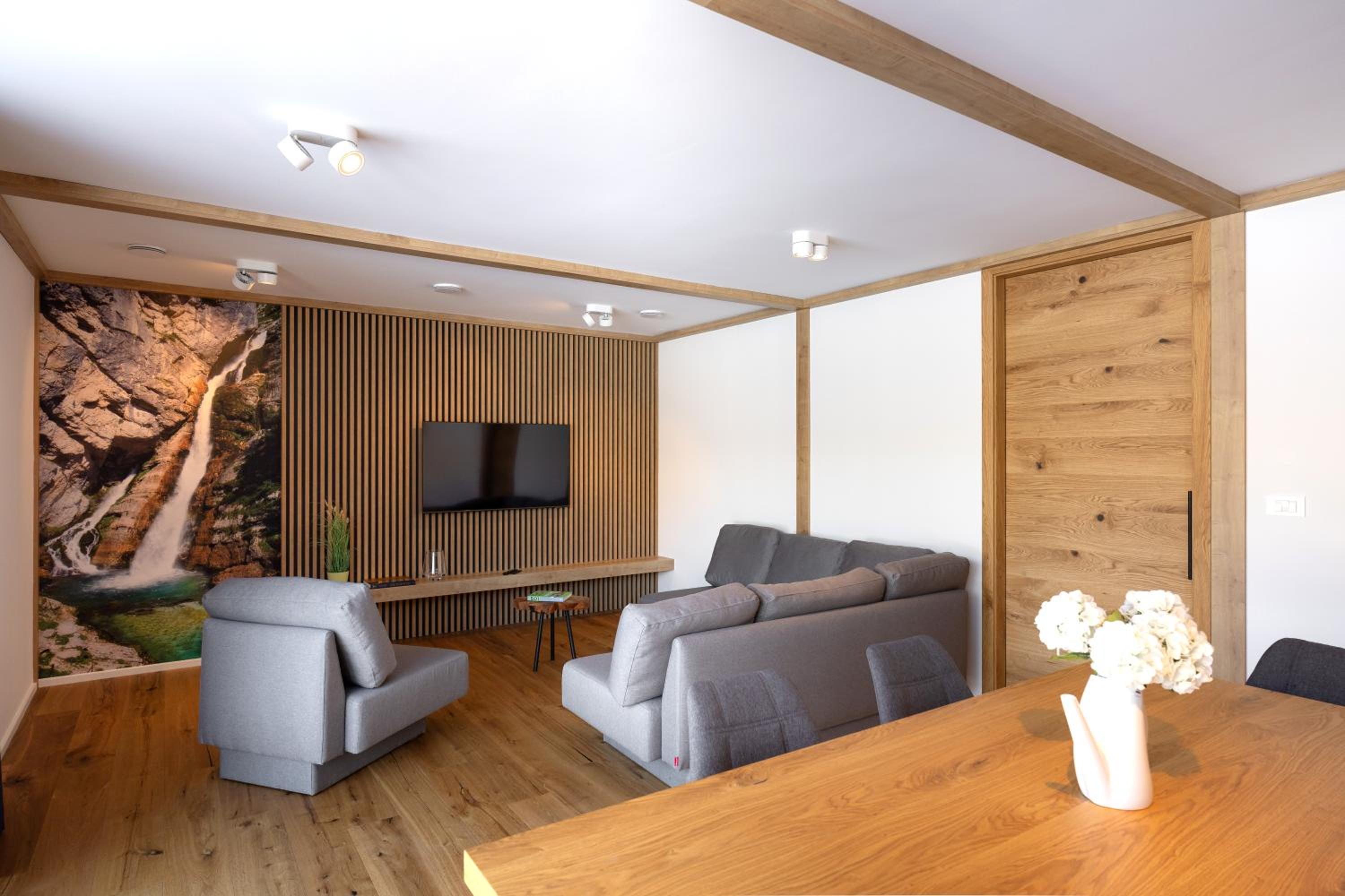 Two-Bedroom Apartment with Balcony and Terrace photo 1