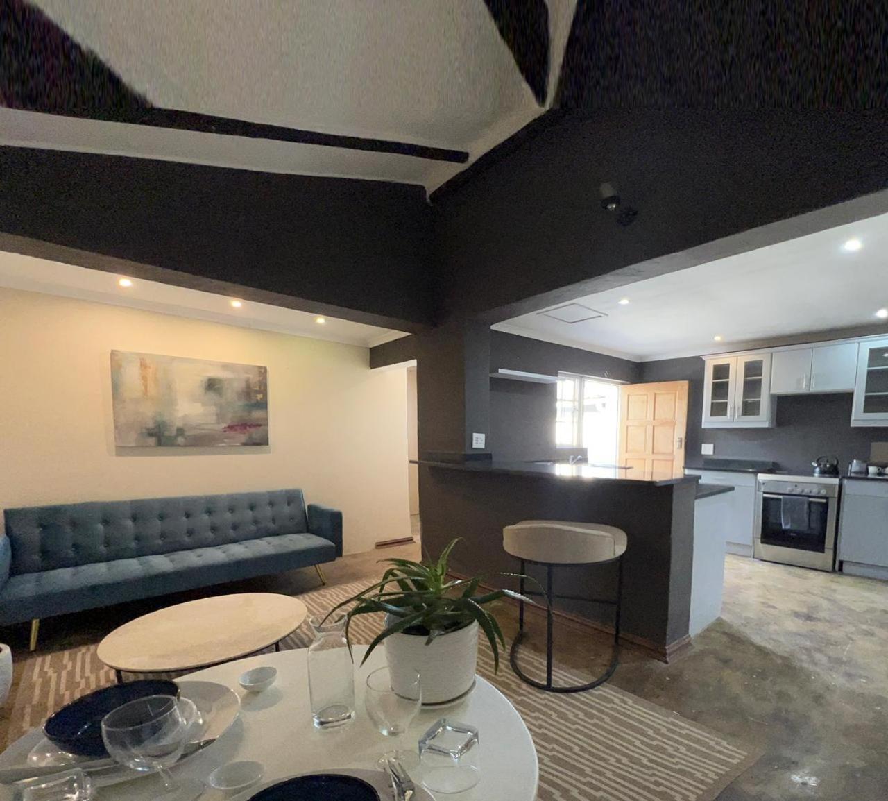 One-Bedroom Apartment photo 3
