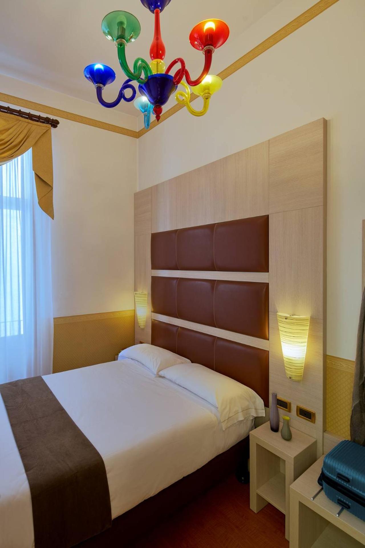 Economy Double Room photo 3