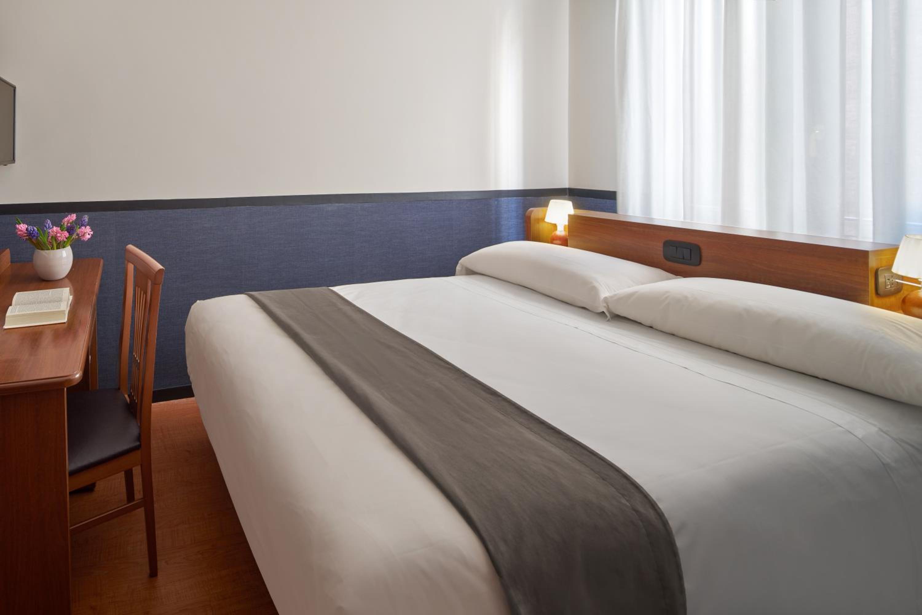 Economy Double Room photo 2