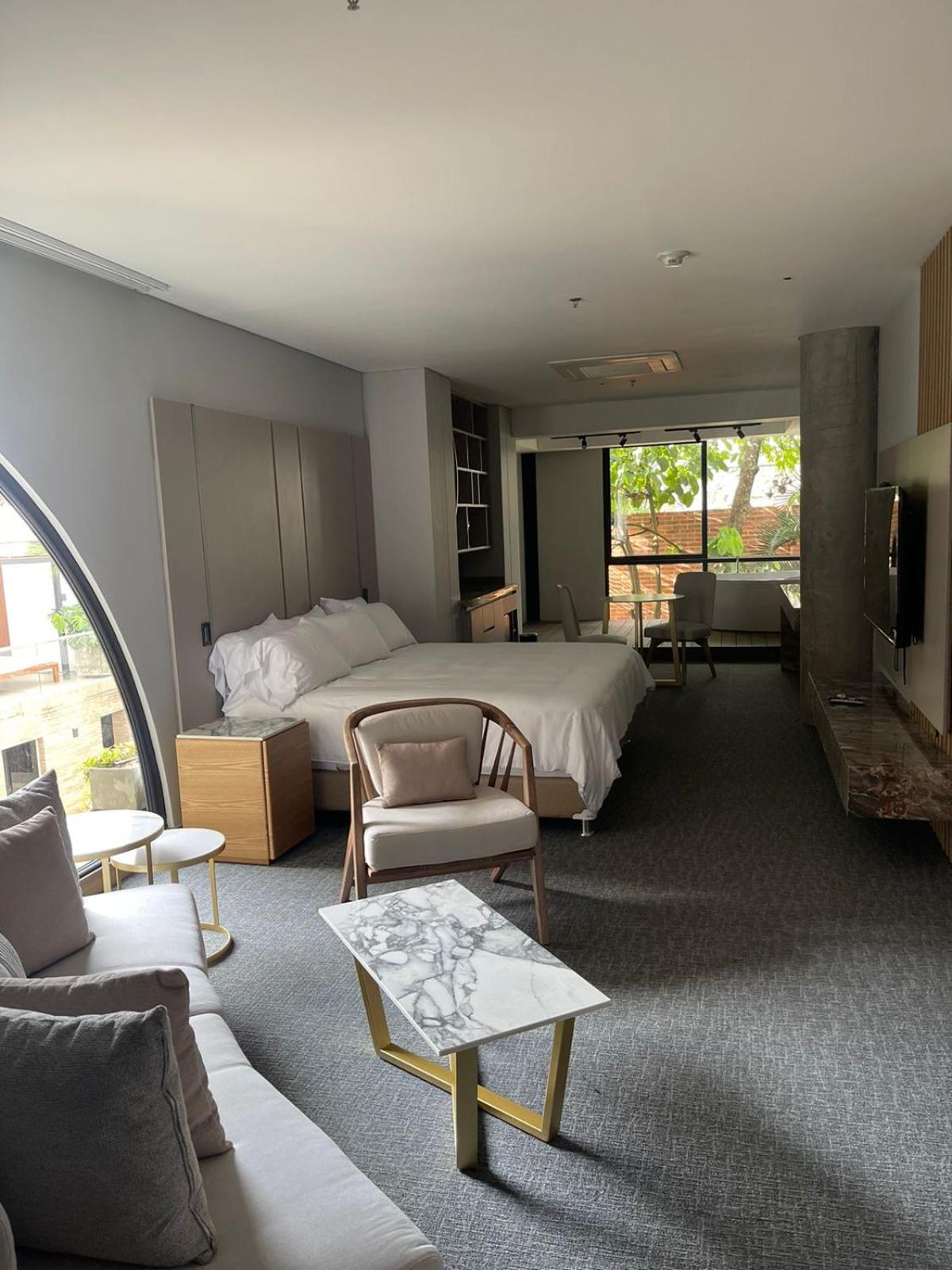 King Suite with Spa Bath