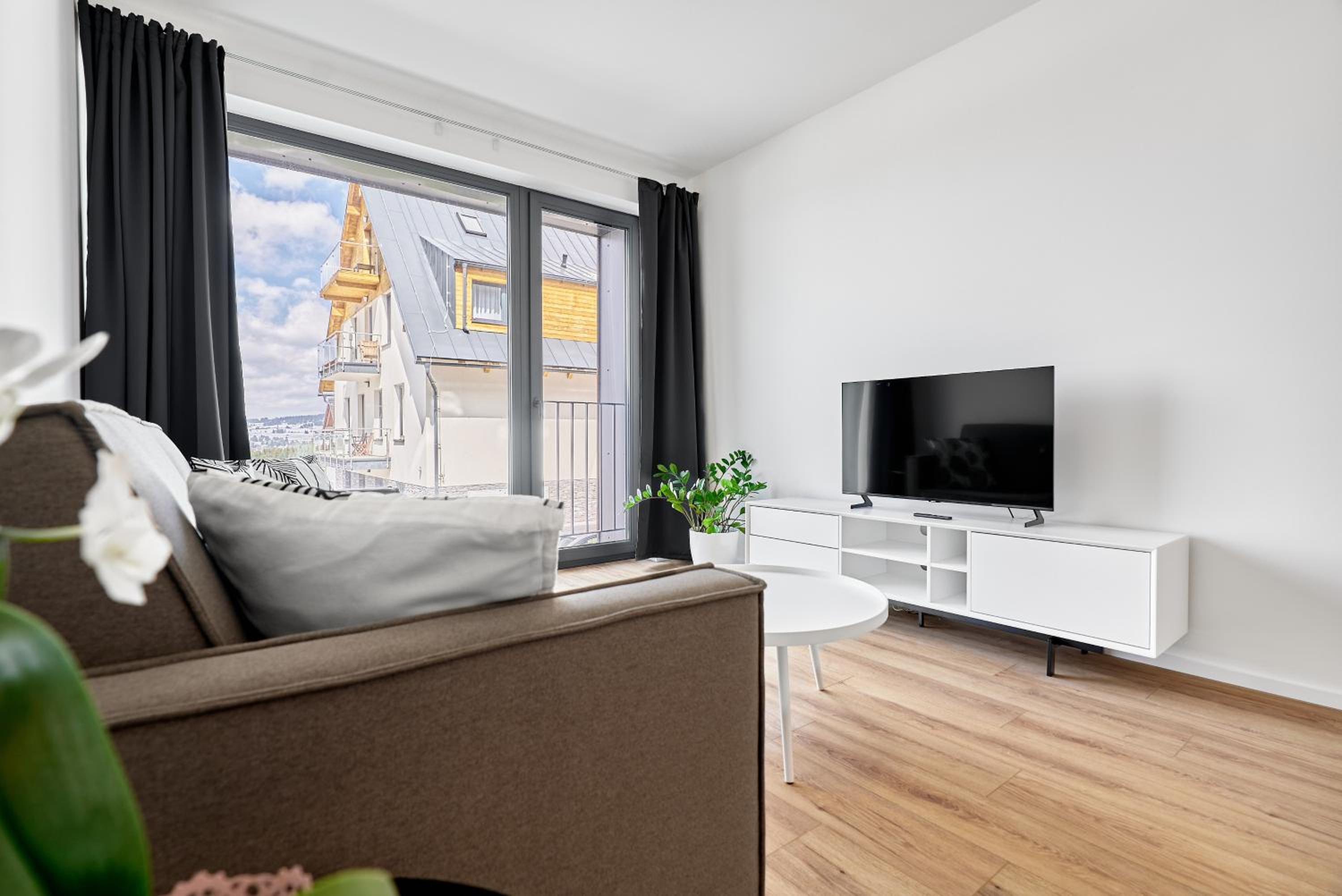 One-Bedroom Apartment photo 2