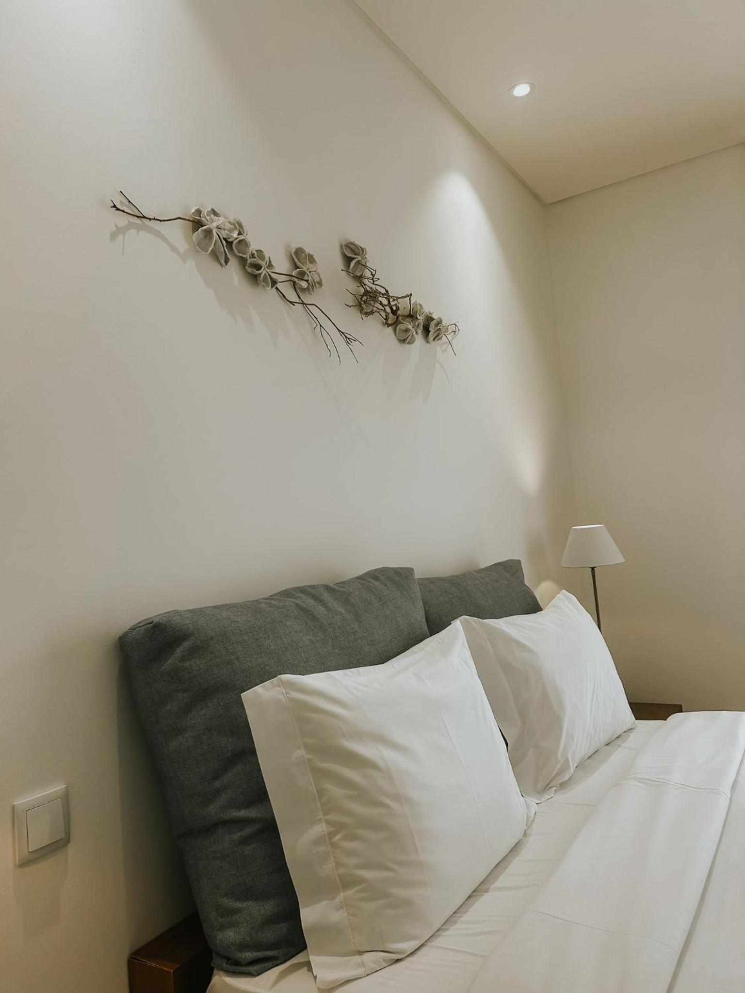 Double Room with Pool View - Photo 2