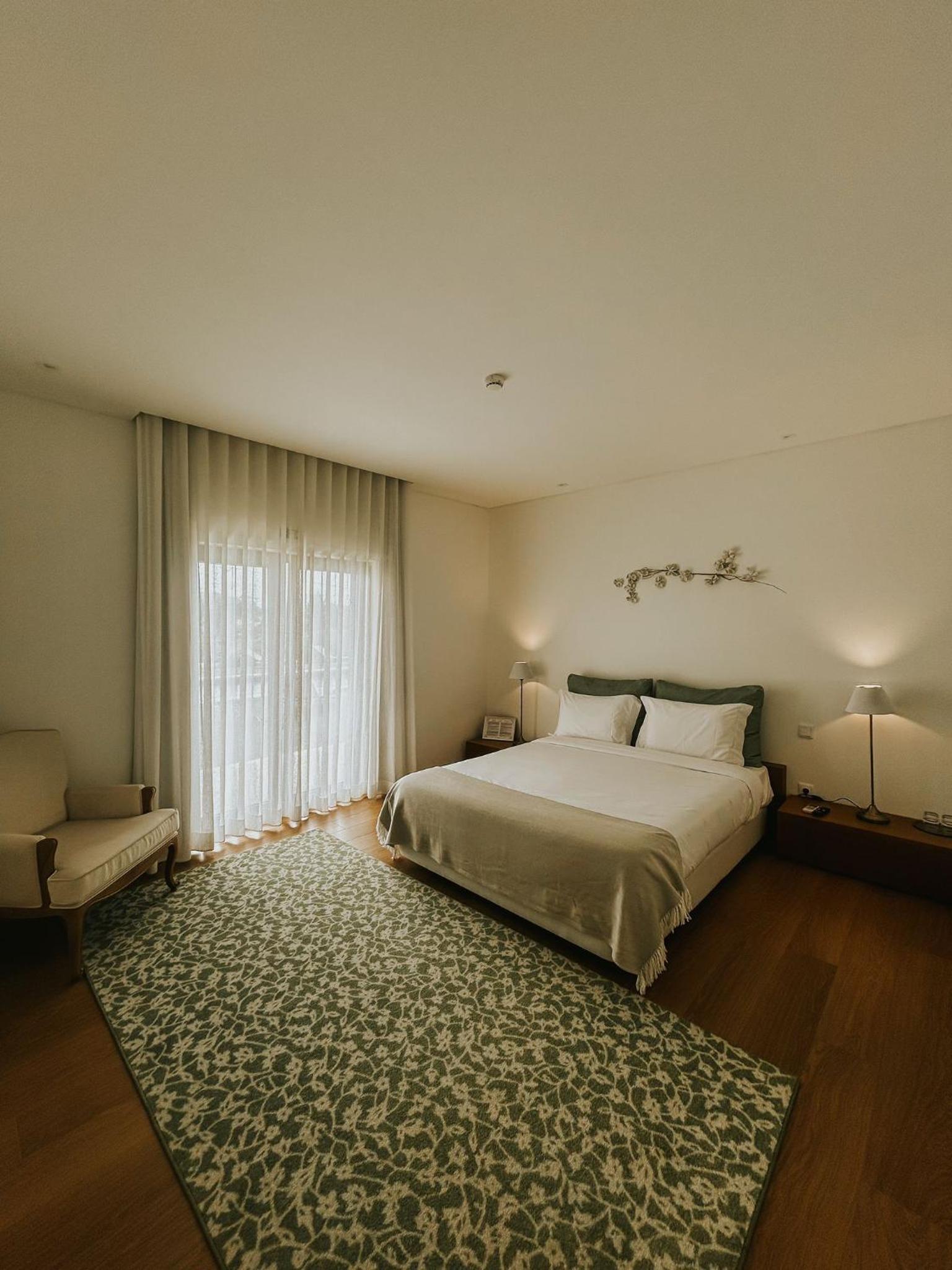 Double Room with Pool View - Photo 1