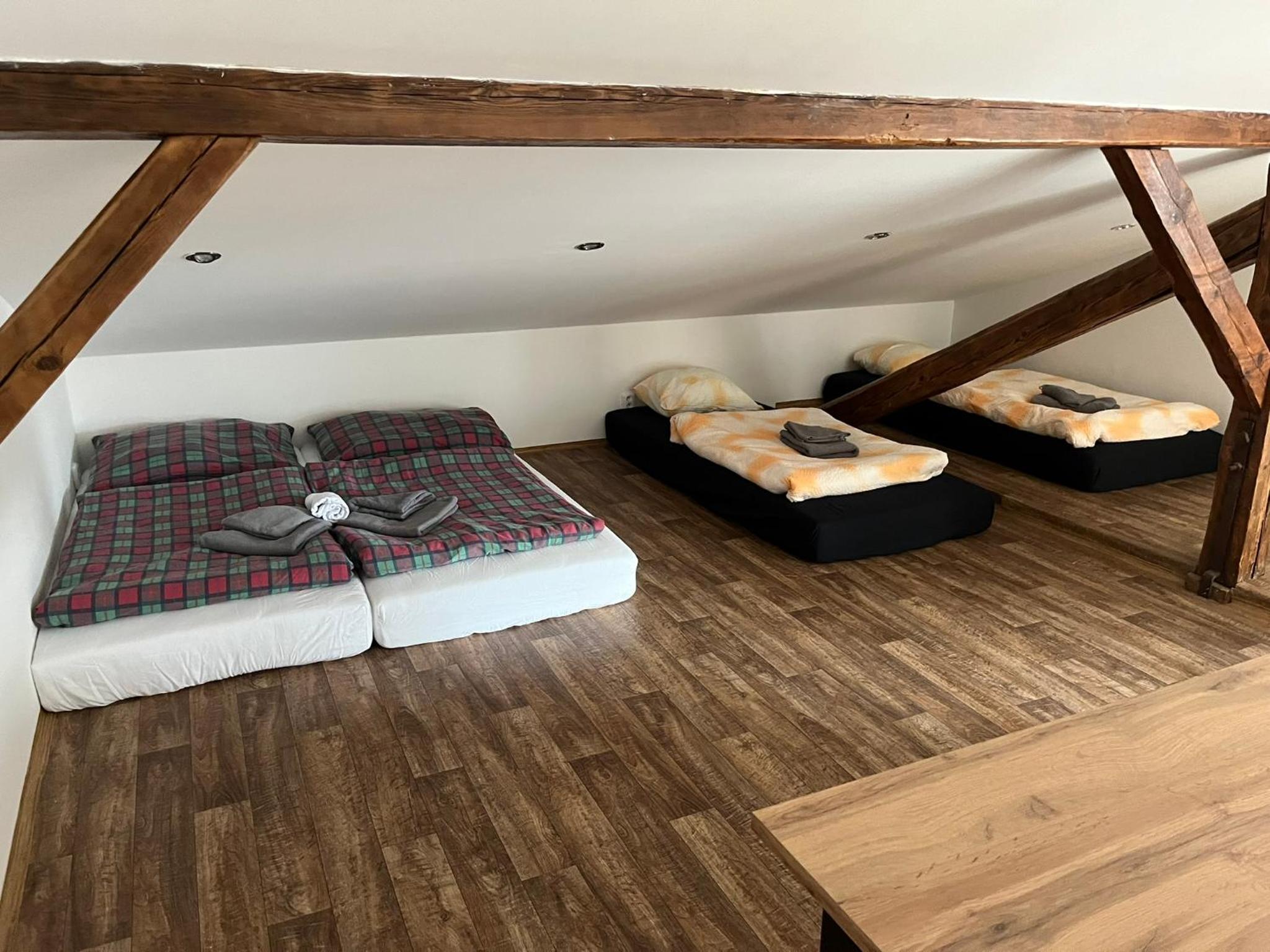 Three-Bedroom Loft Apartment - Photo 4