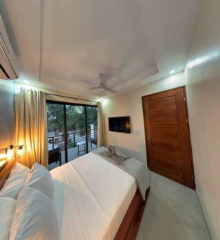 Deluxe Family Suite photo 1