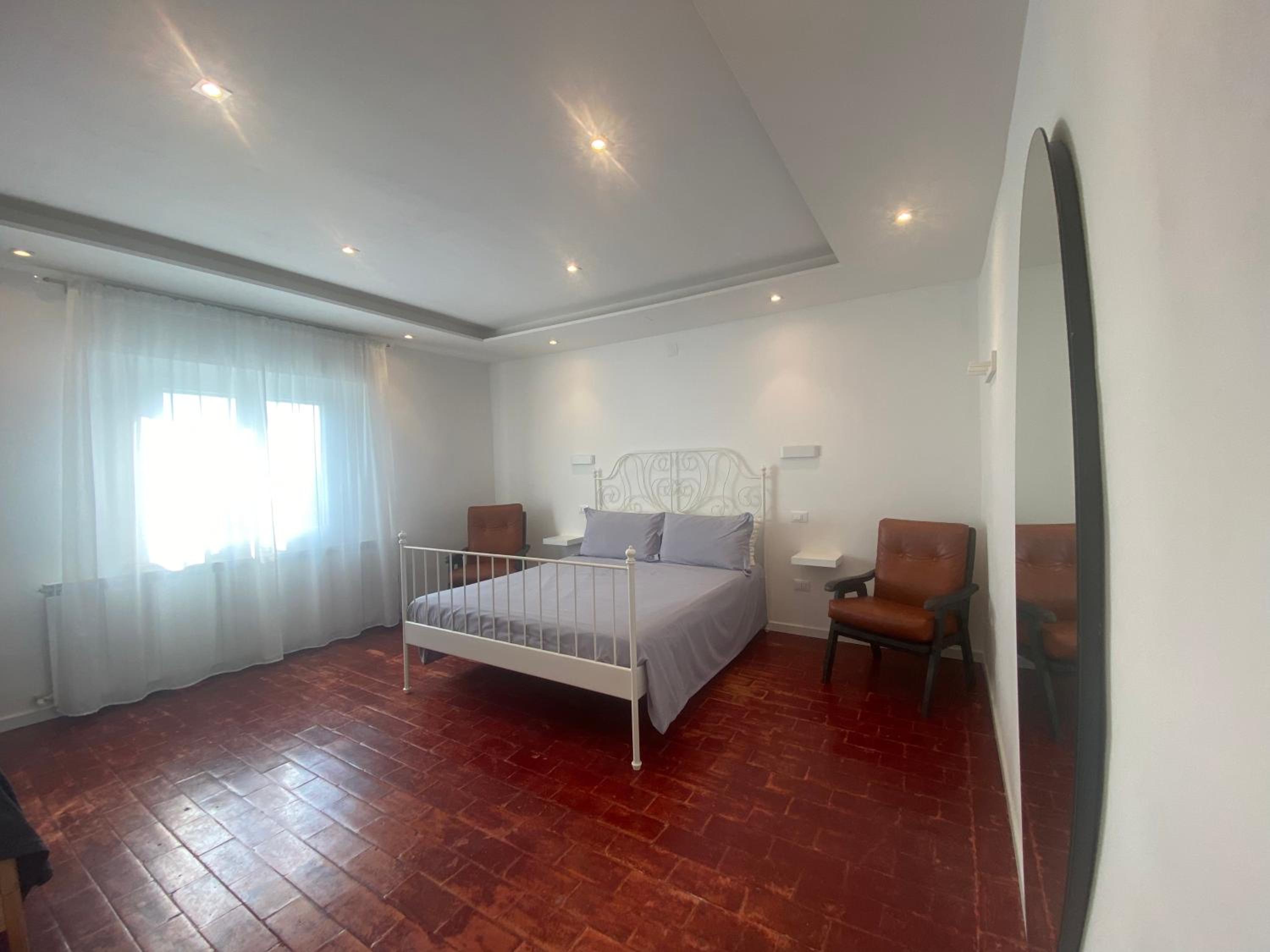 Three-Bedroom House photo 3