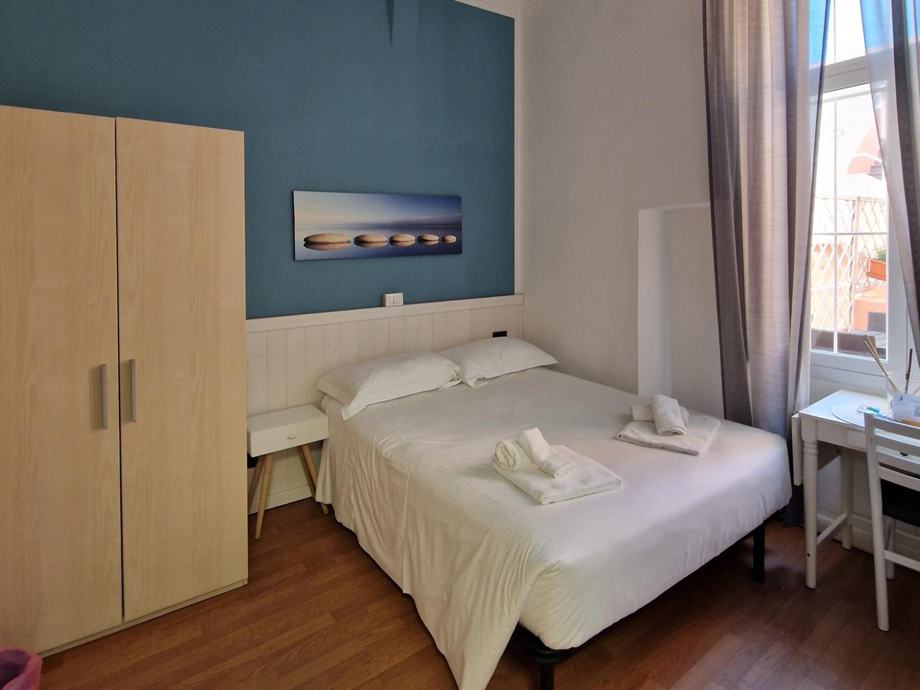 Deluxe Double Room (1 adult + 1 child)