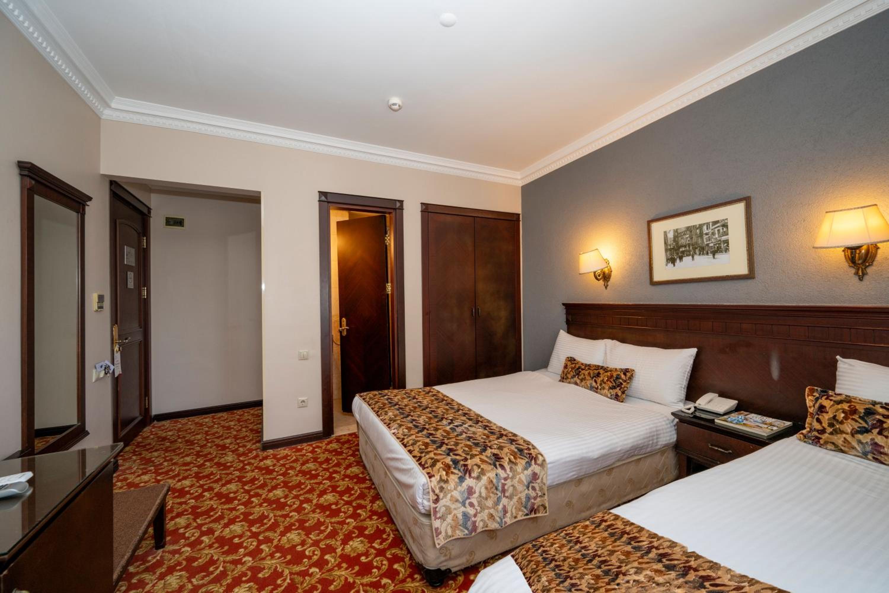 Standard Double Room photo 2