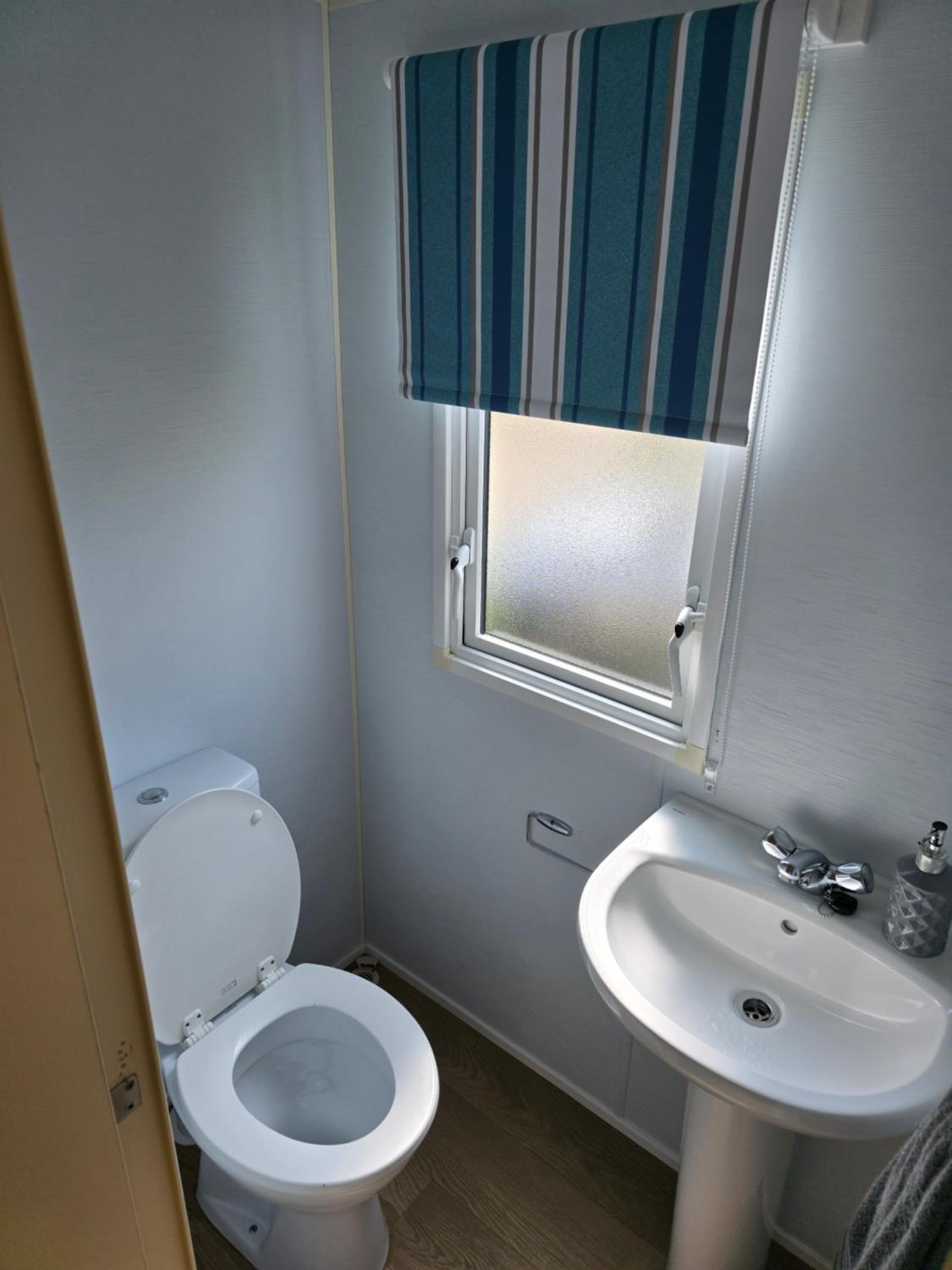 Three-Bedroom House photo 3