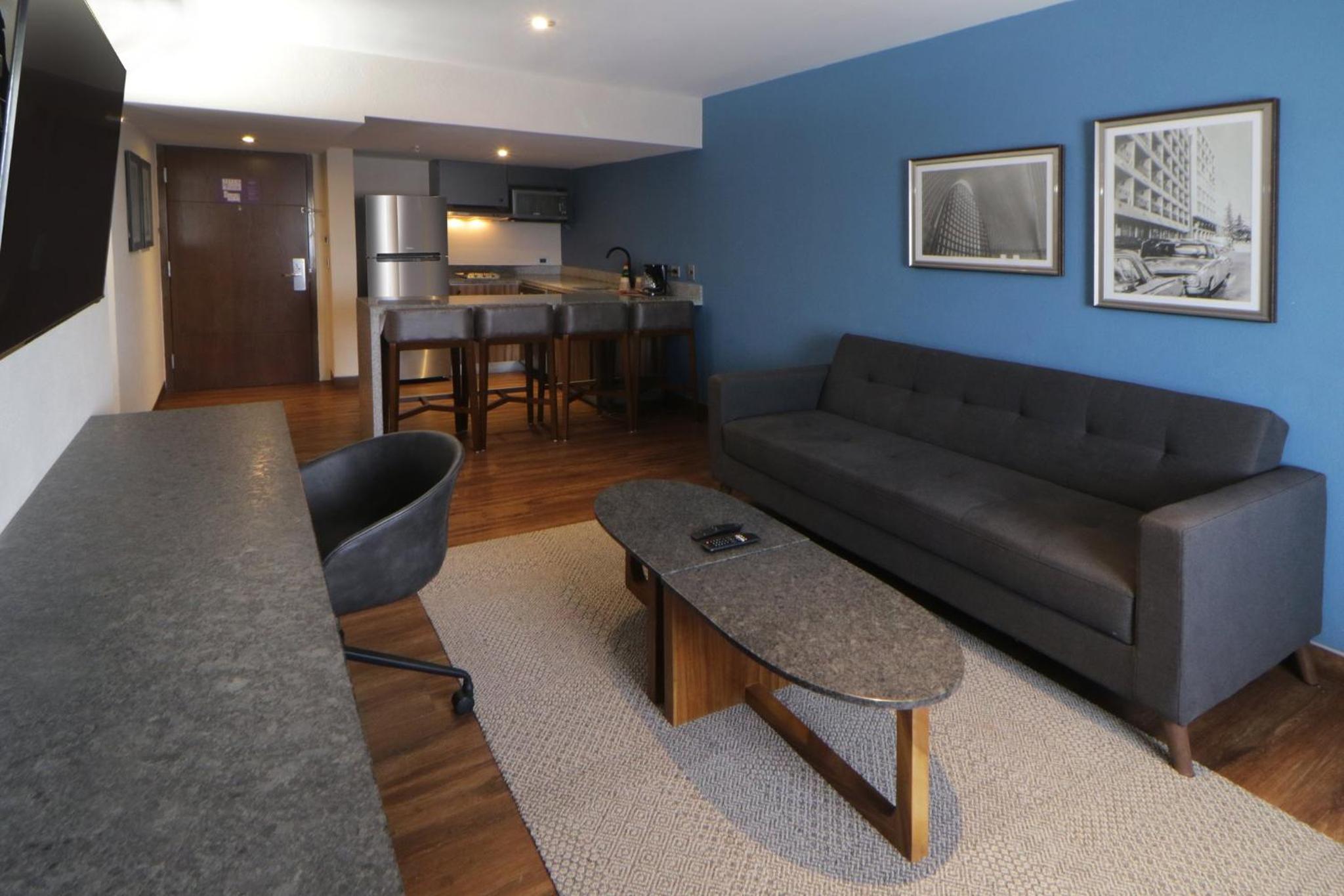 One-Bedroom King Suite - Photo 4