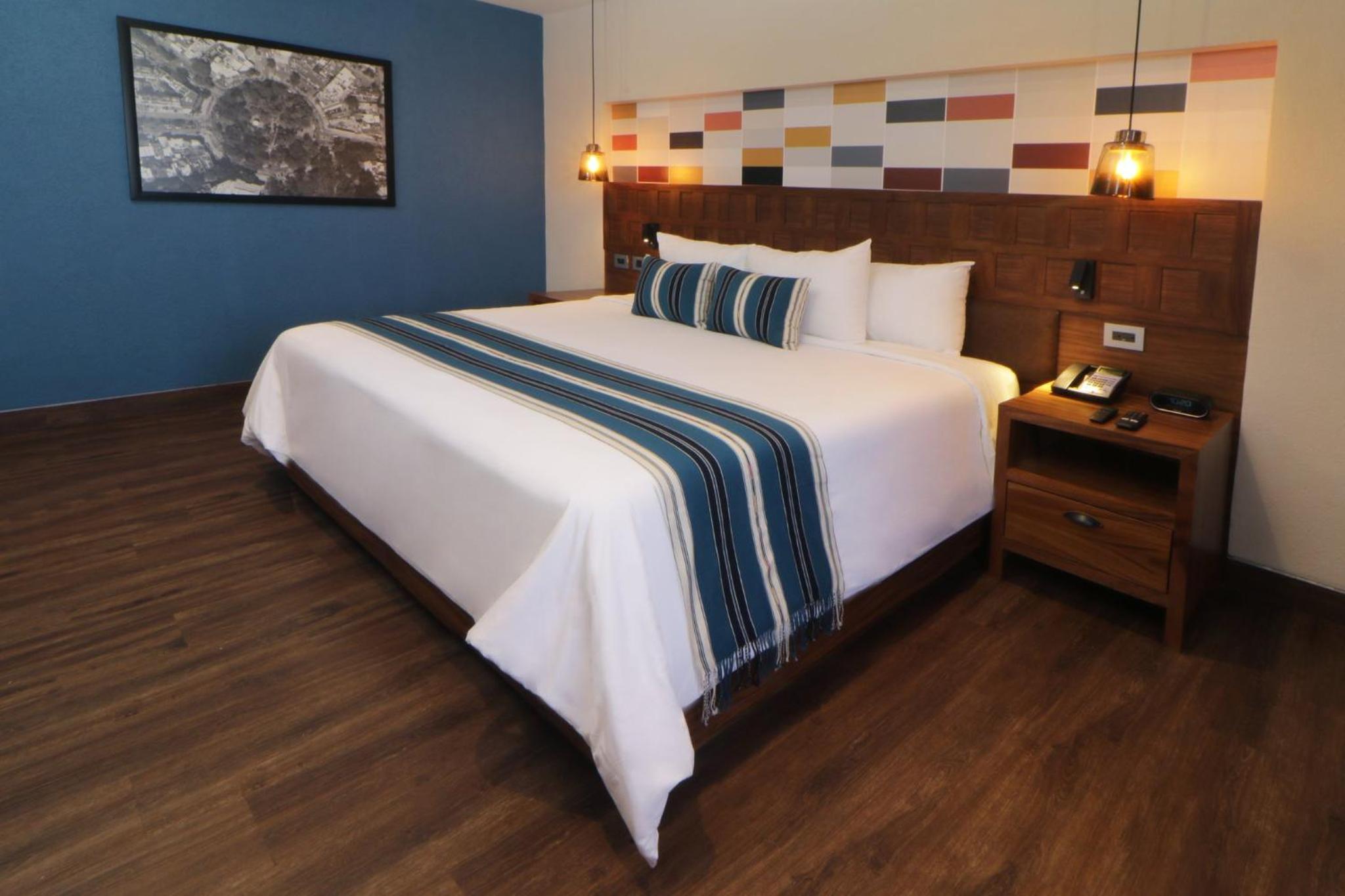King Suite - Photo 3