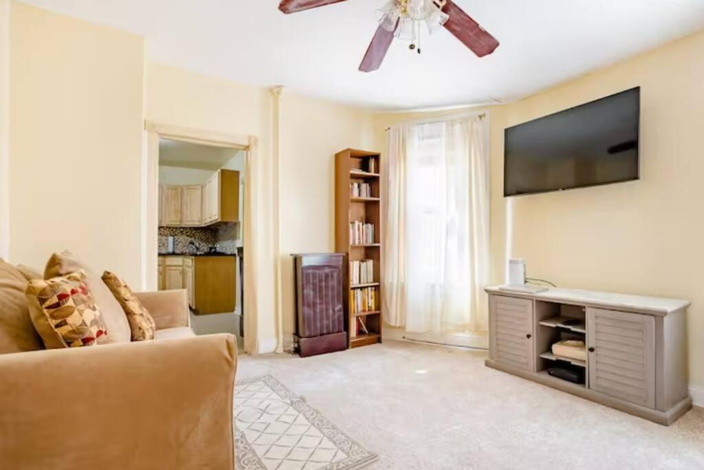Twin Room with Shared Bathroom