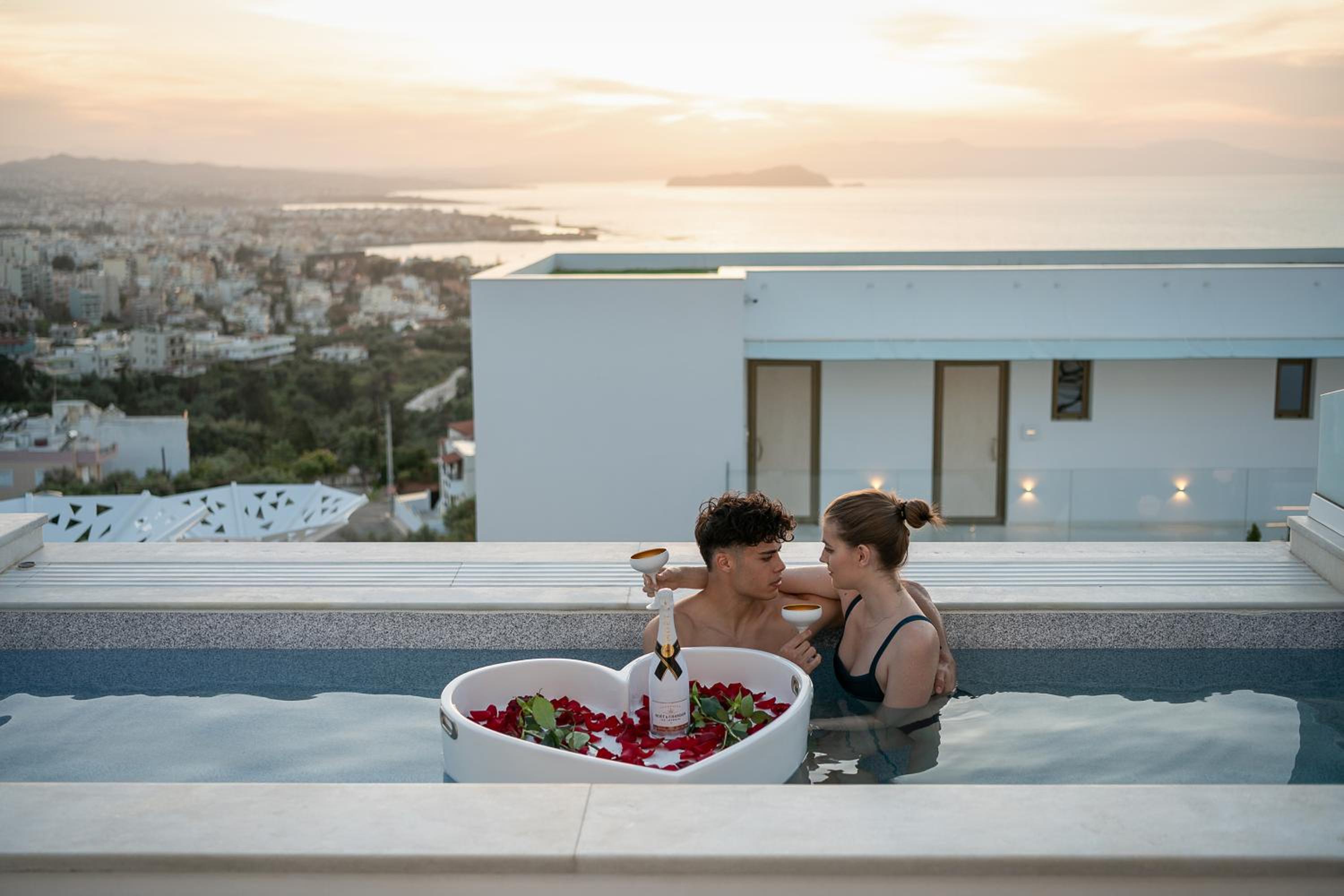 Deluxe Room with Sea View and Private Pool - Photo 11