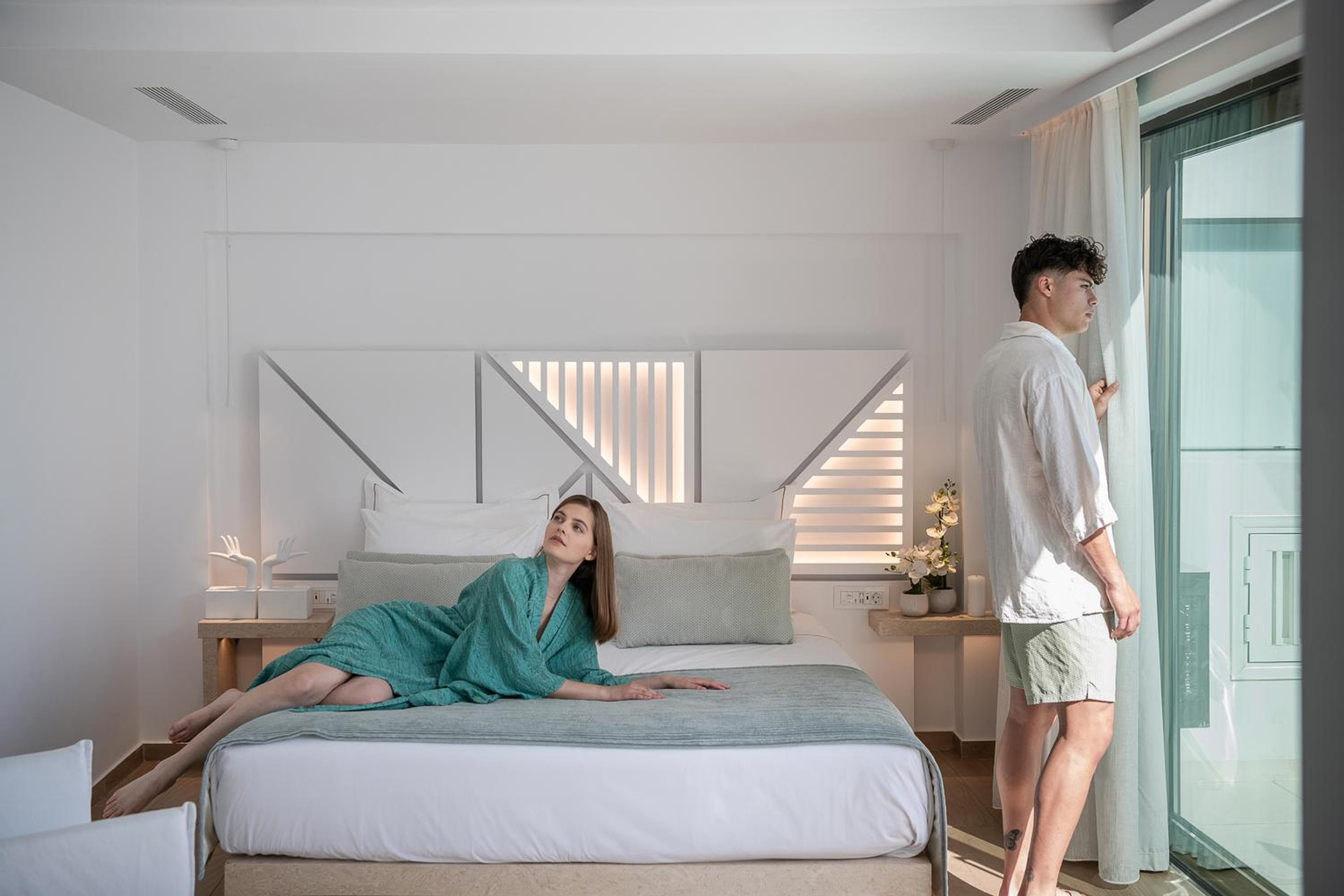 Superior Suite with Sea View and Private Pool - Photo 7