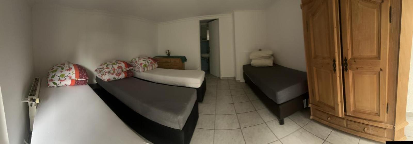 Quadruple Room with Bathroom - Photo 1