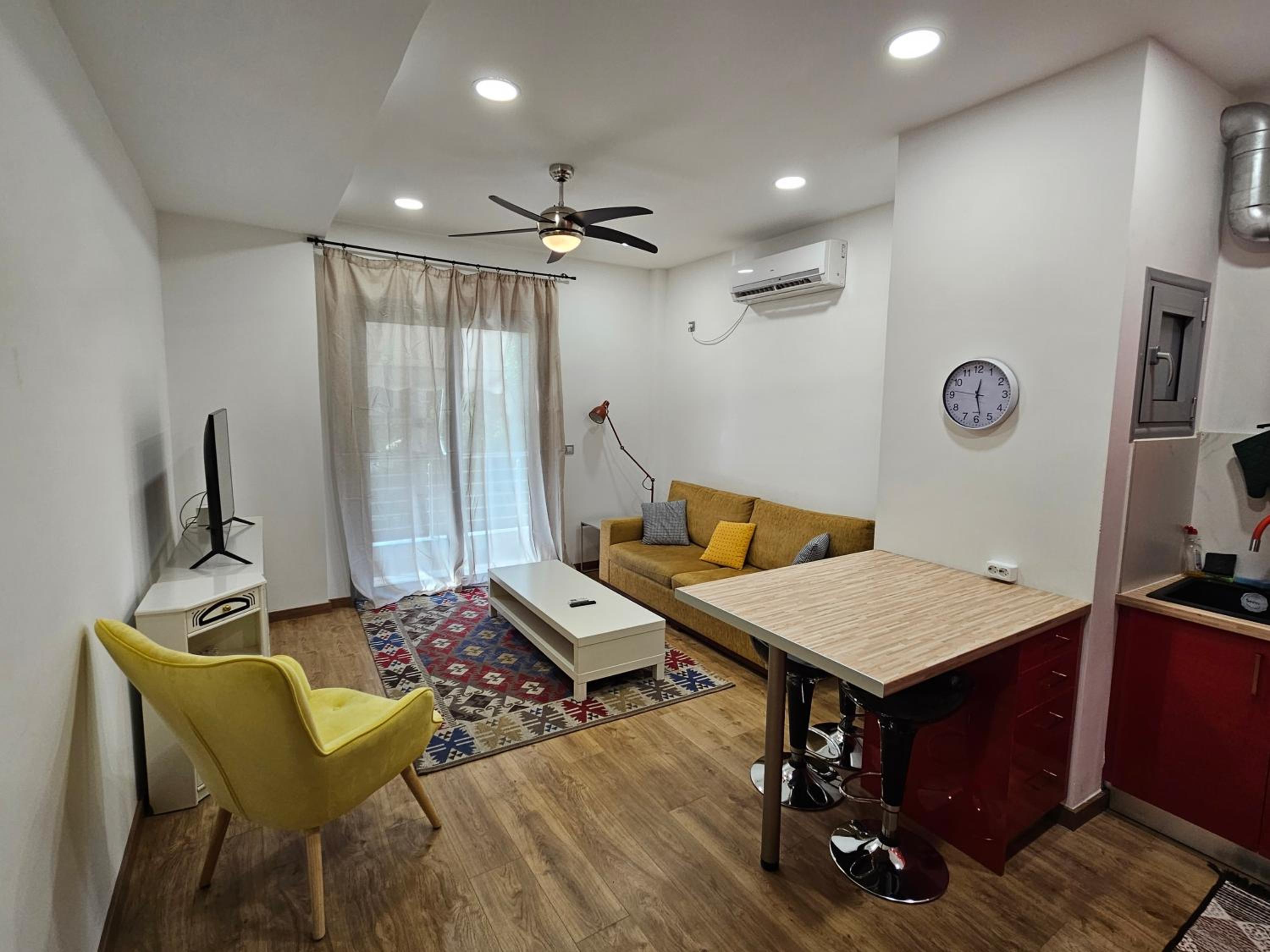 Apartment with Balcony photo 1