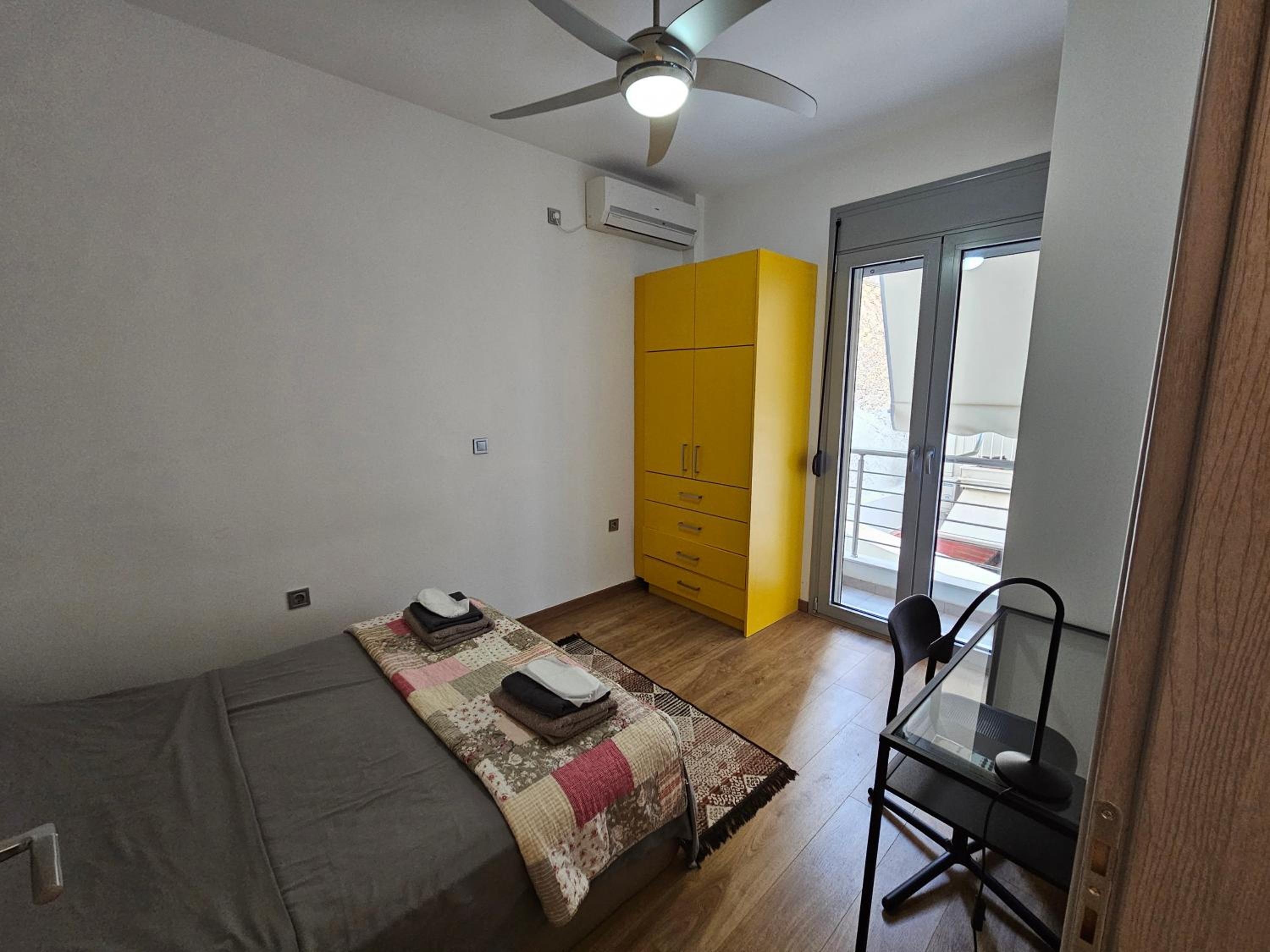 Apartment with Balcony photo 2