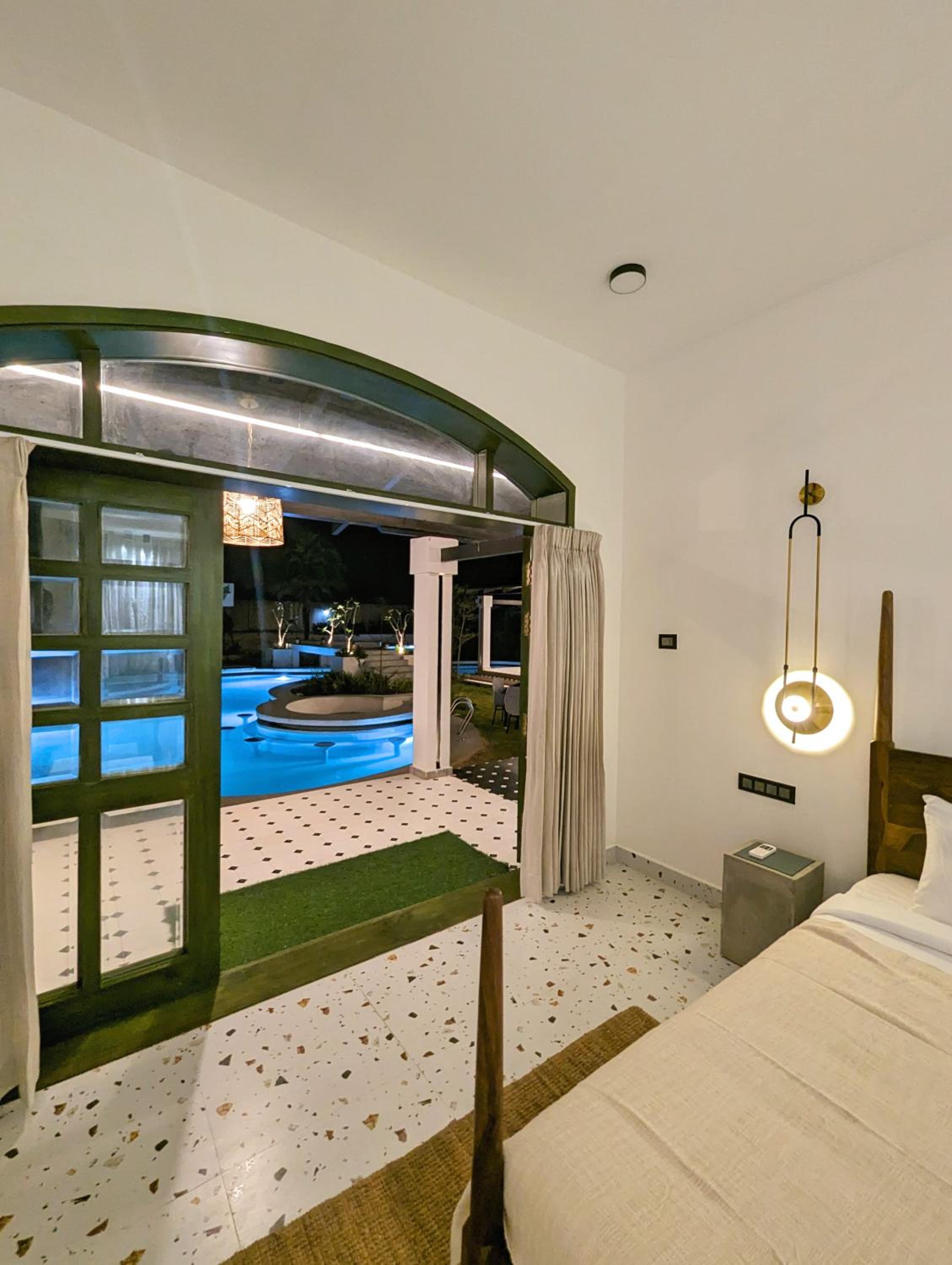 Pool View Room 1 photo 3