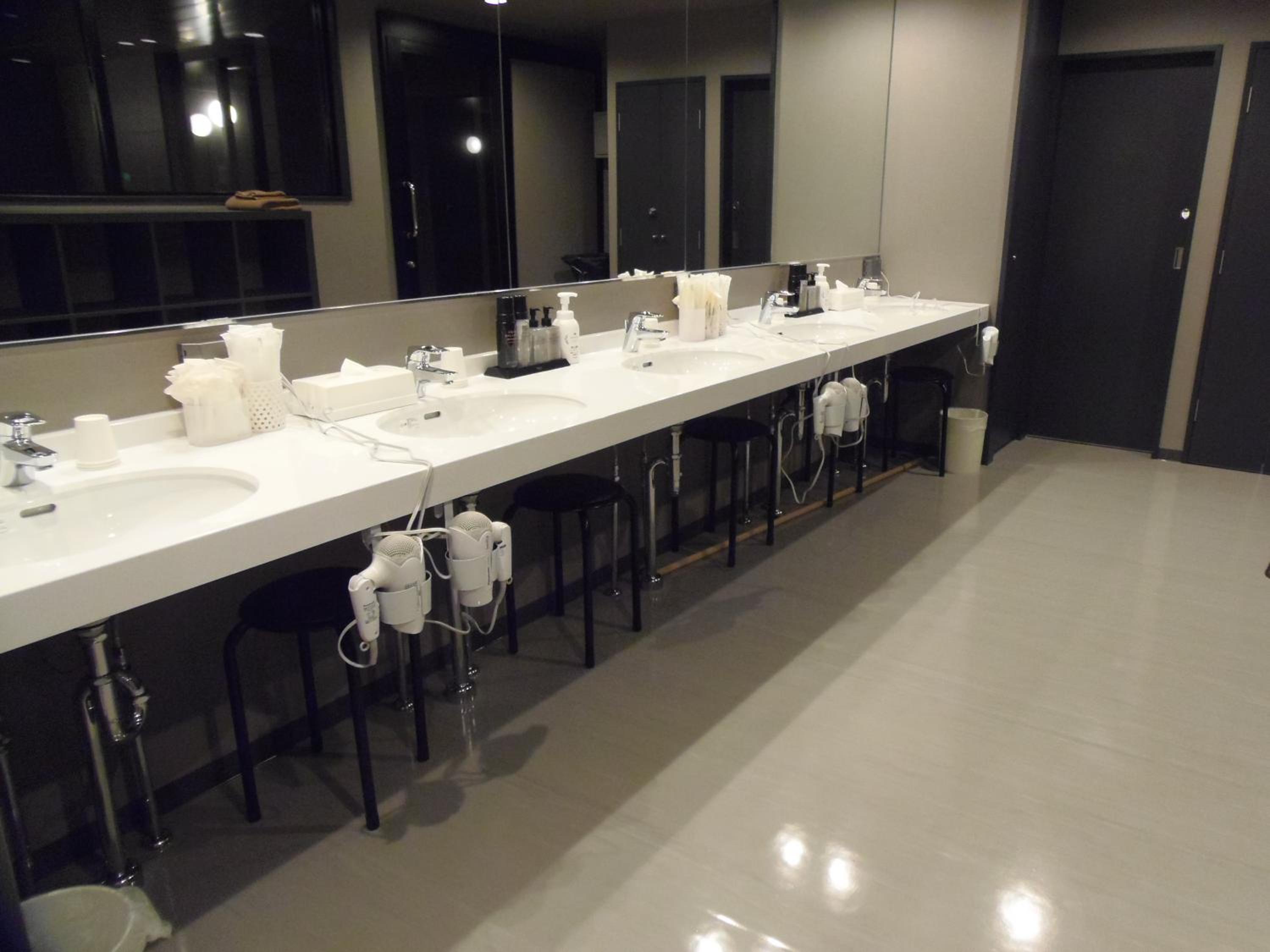 Two Adjacent Capsule Rooms for Male  photo 3