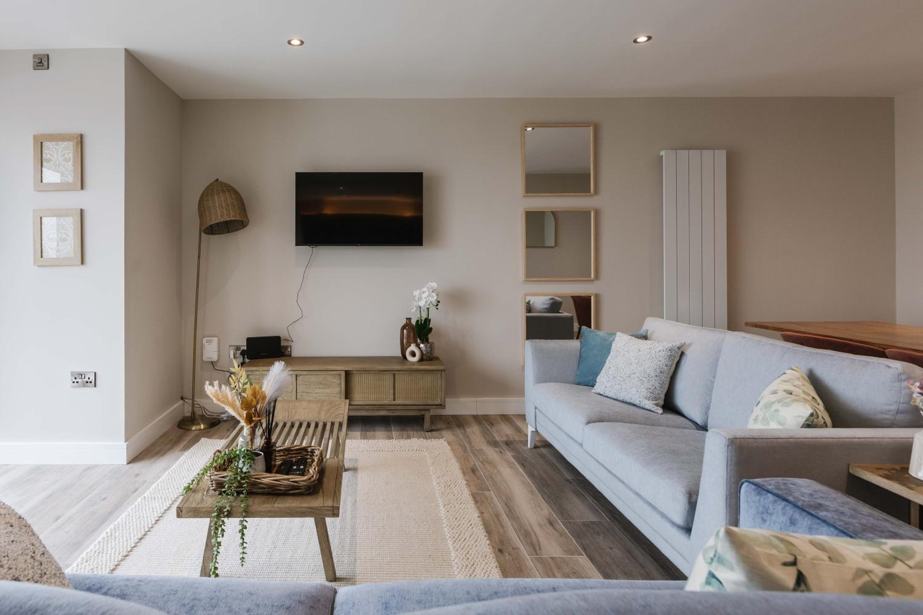 Two-Bedroom Apartment with Sea View photo 2