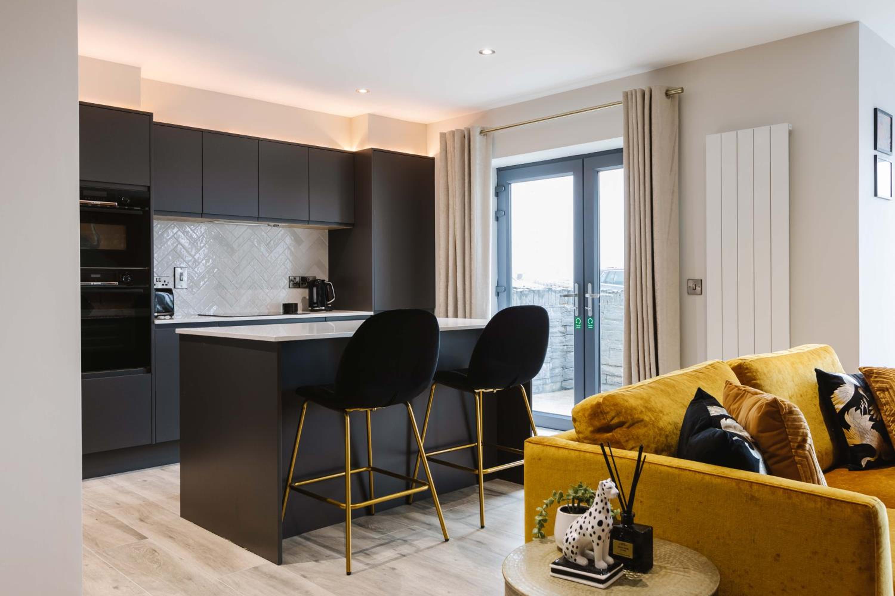 Two-Bedroom Apartment with Terrace photo 2