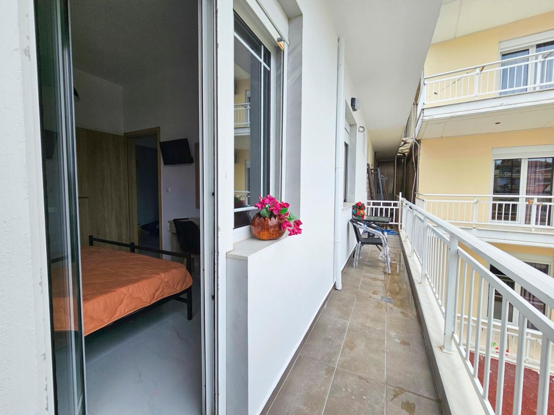 Two-Bedroom Apartment with Balcony photo 2