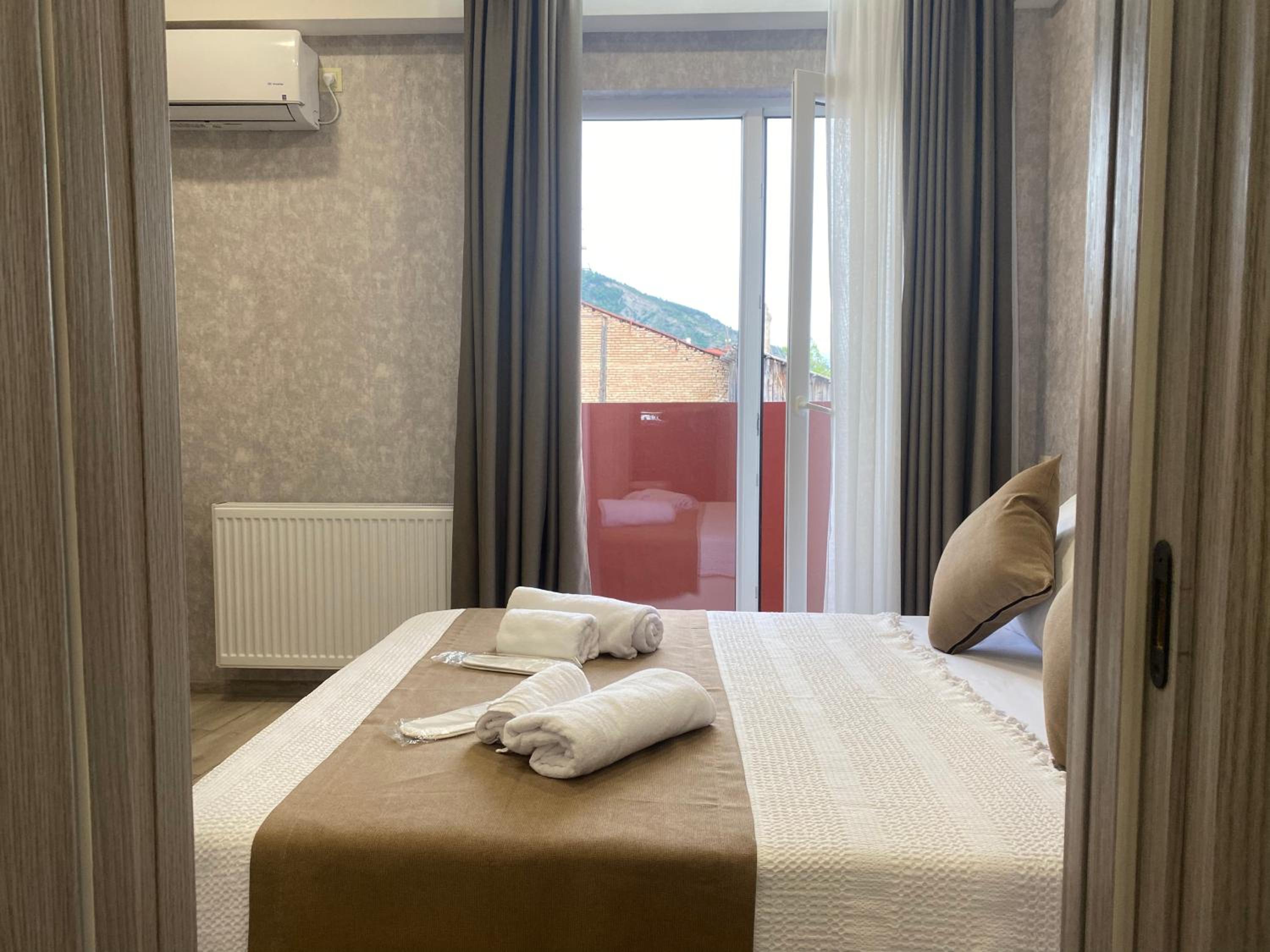 Double Room with Private Bathroom photo 1
