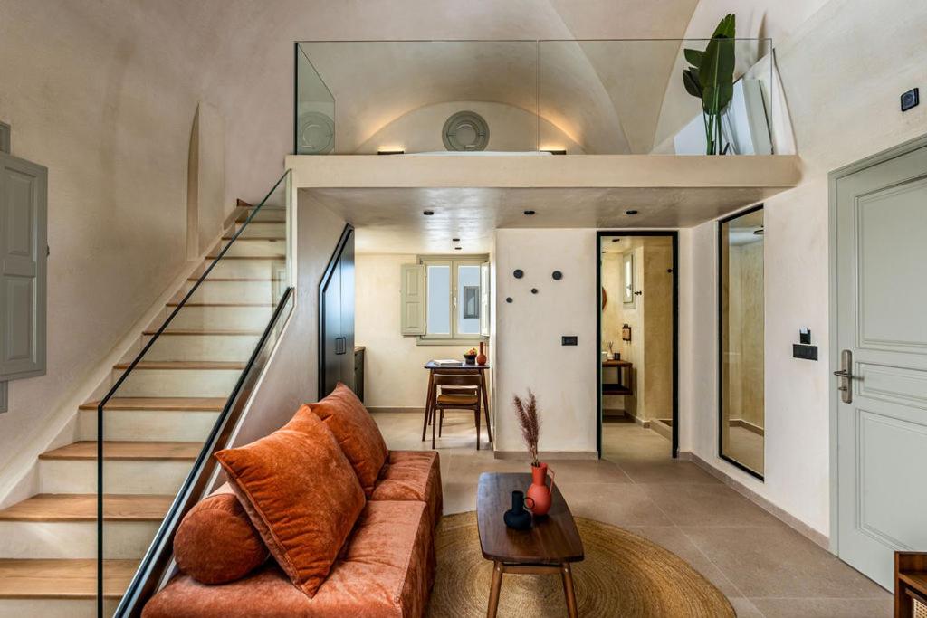 One-Bedroom Apartment outdoor Heated Tub & Loungers photo 2